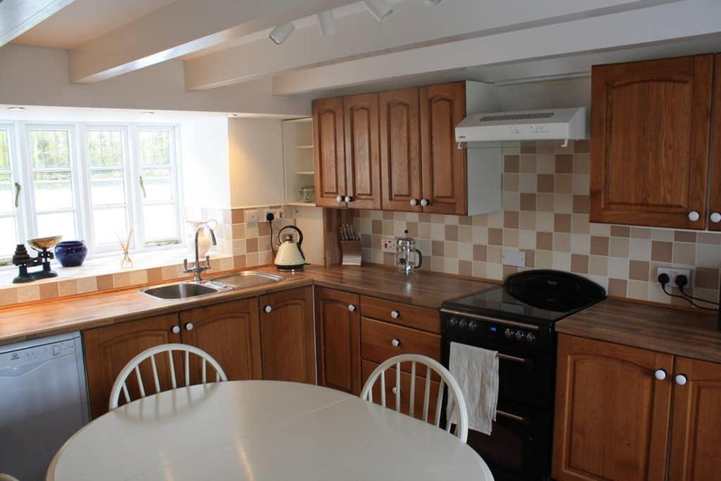 Bojewyan Cottage, Sandy Beaches and Great walking view 5