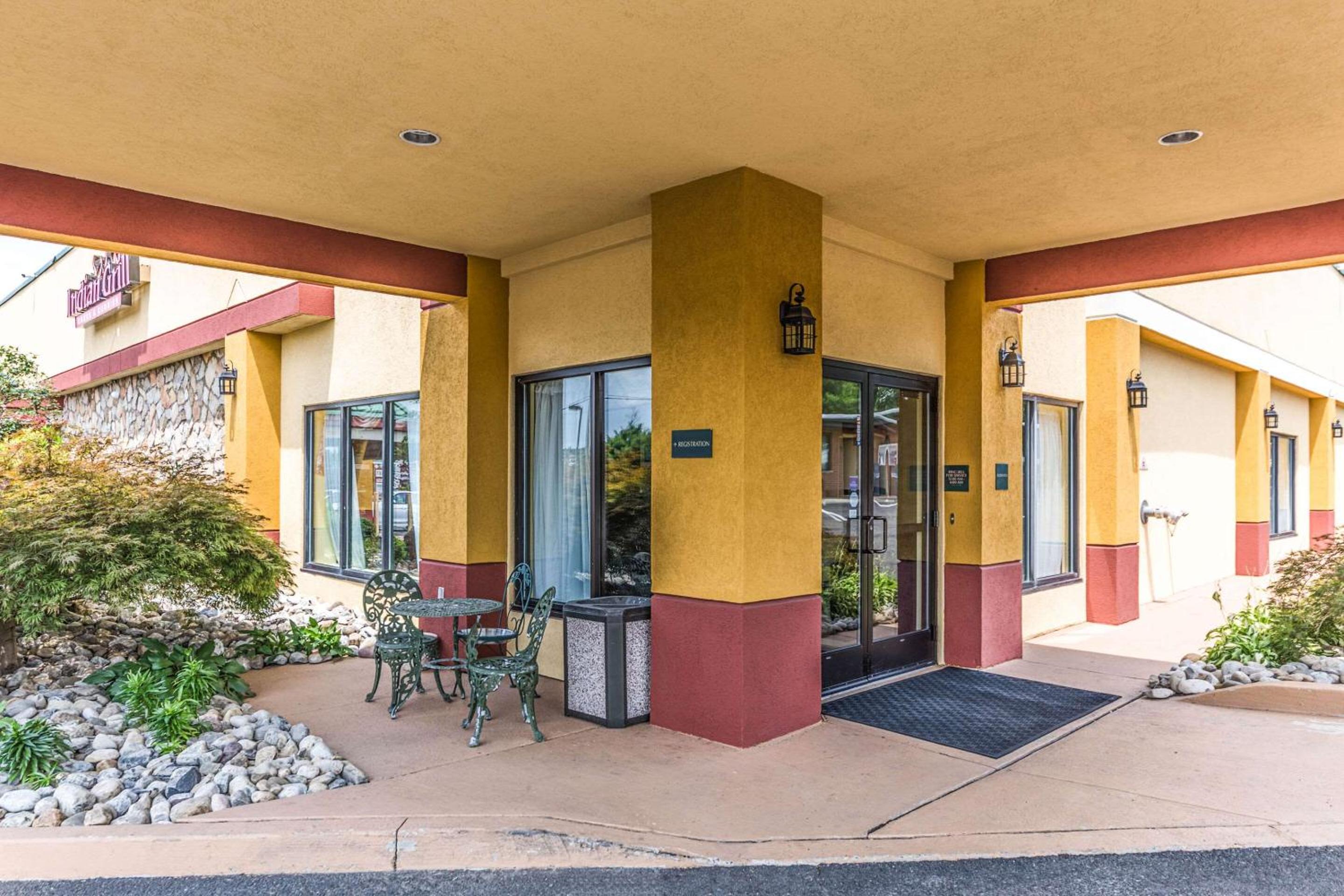 Knights Inn Montgomeryville view 2