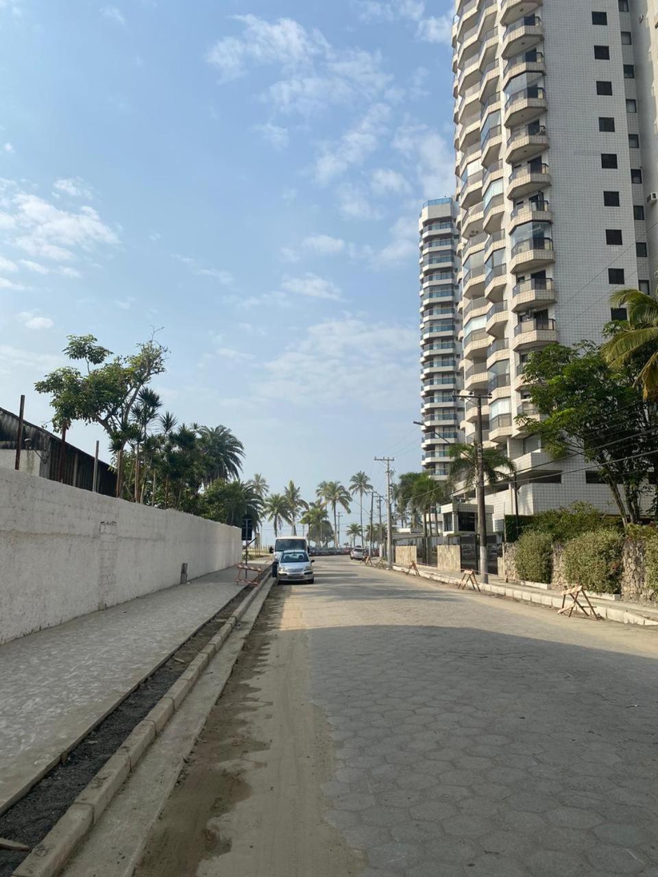 Exelente Localiazação - 50m Enseada e Pitangueiras - Apt Saint Patrick view 3