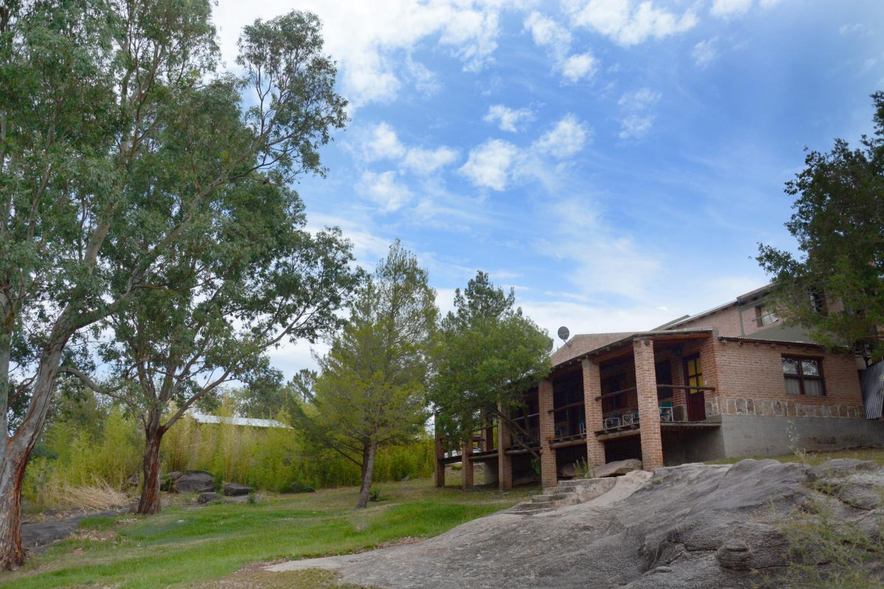LA TOMA Complejo de Montaña - Cabañas y Habitaciones en Hosteria