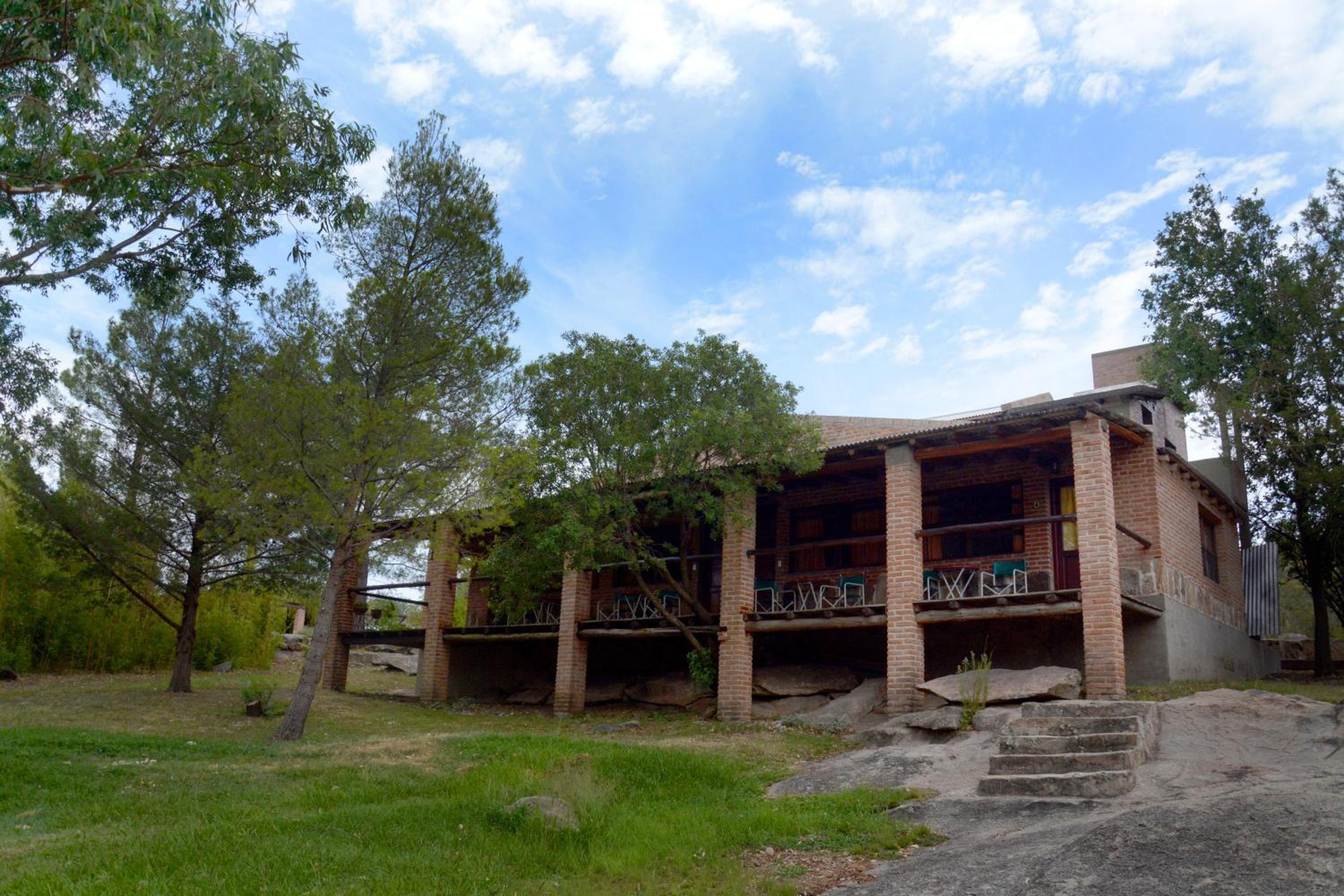 LA TOMA Complejo de Montaña - Cabañas y Habitaciones en Hosteria