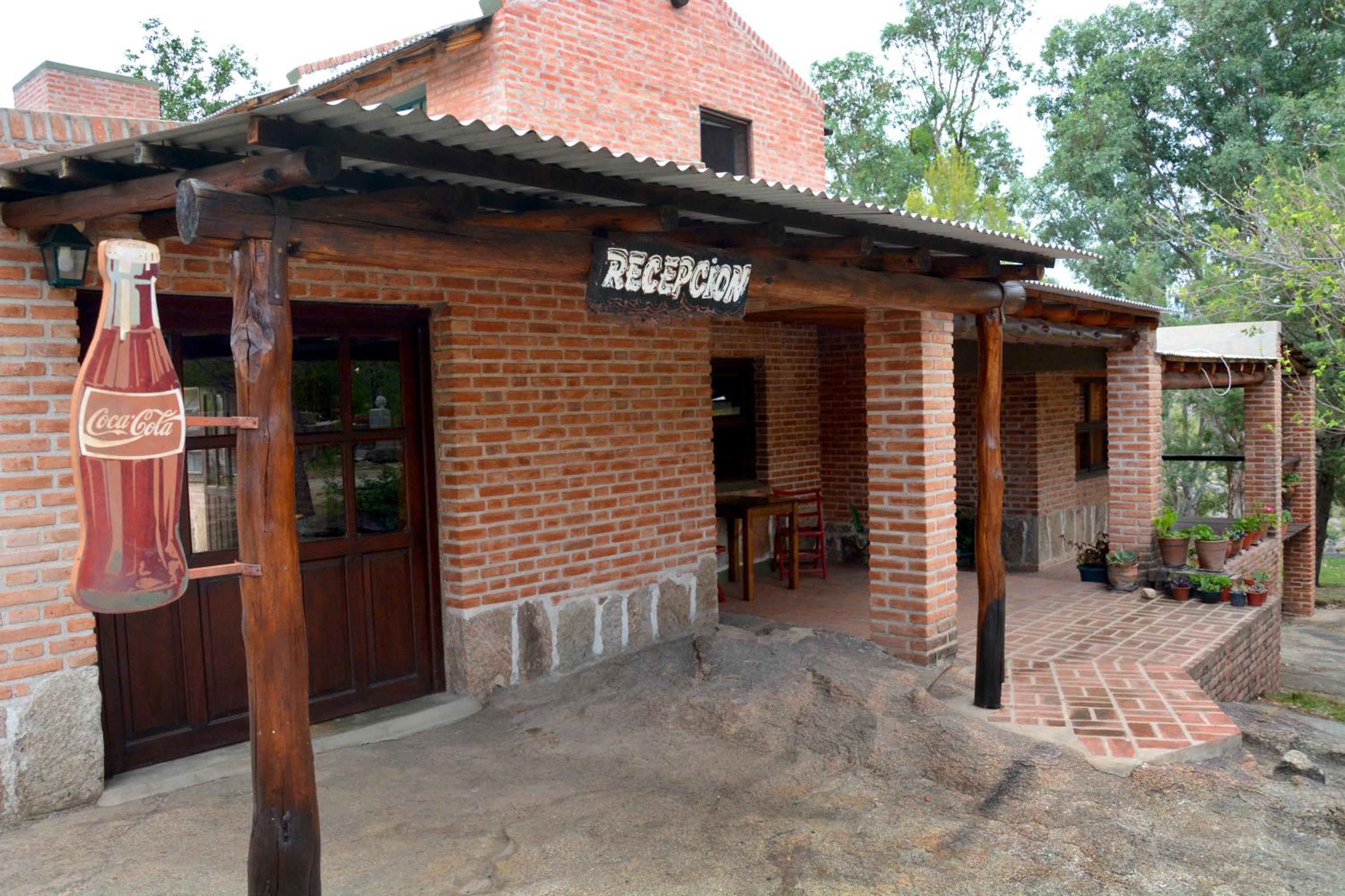 LA TOMA Complejo de Montaña - Cabañas y Habitaciones en Hosteria