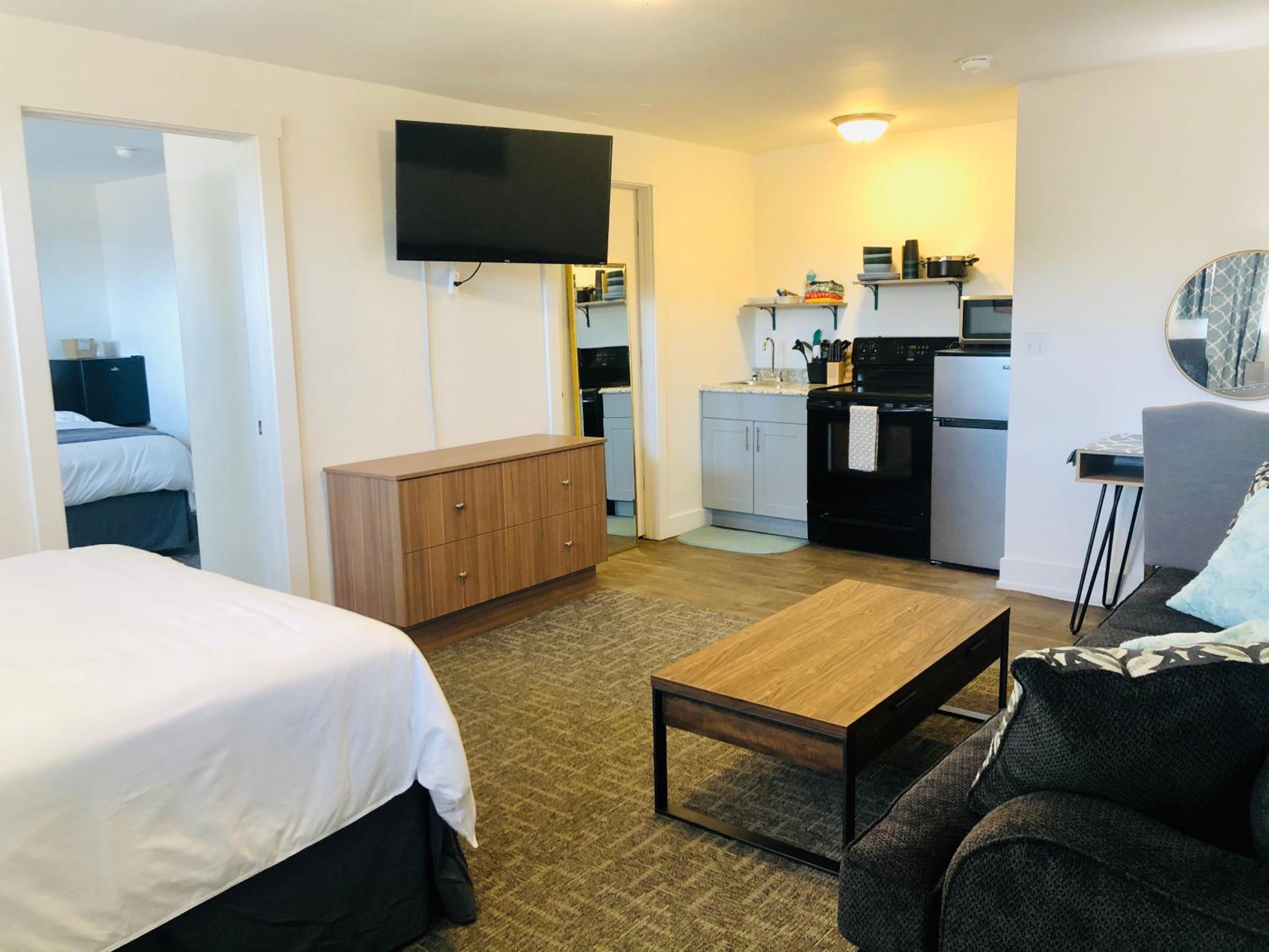 Blue Sage Inn & Suites