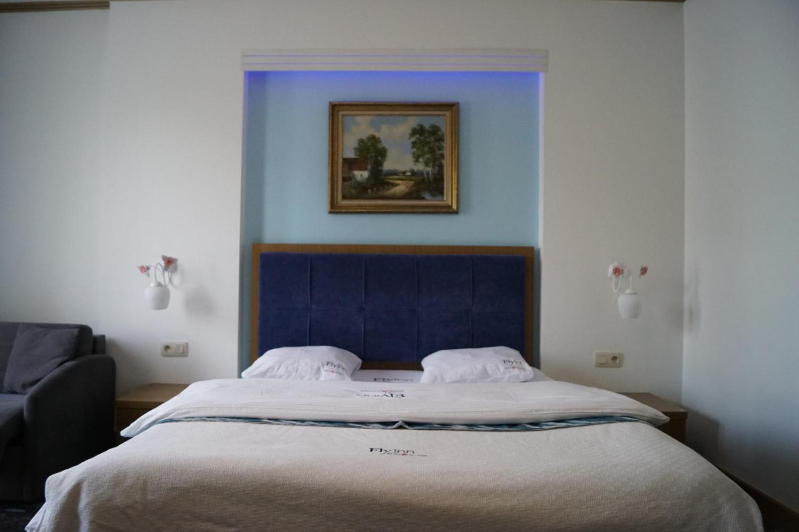 Fly inn Hotel Lounge & Nezzo Restaurant