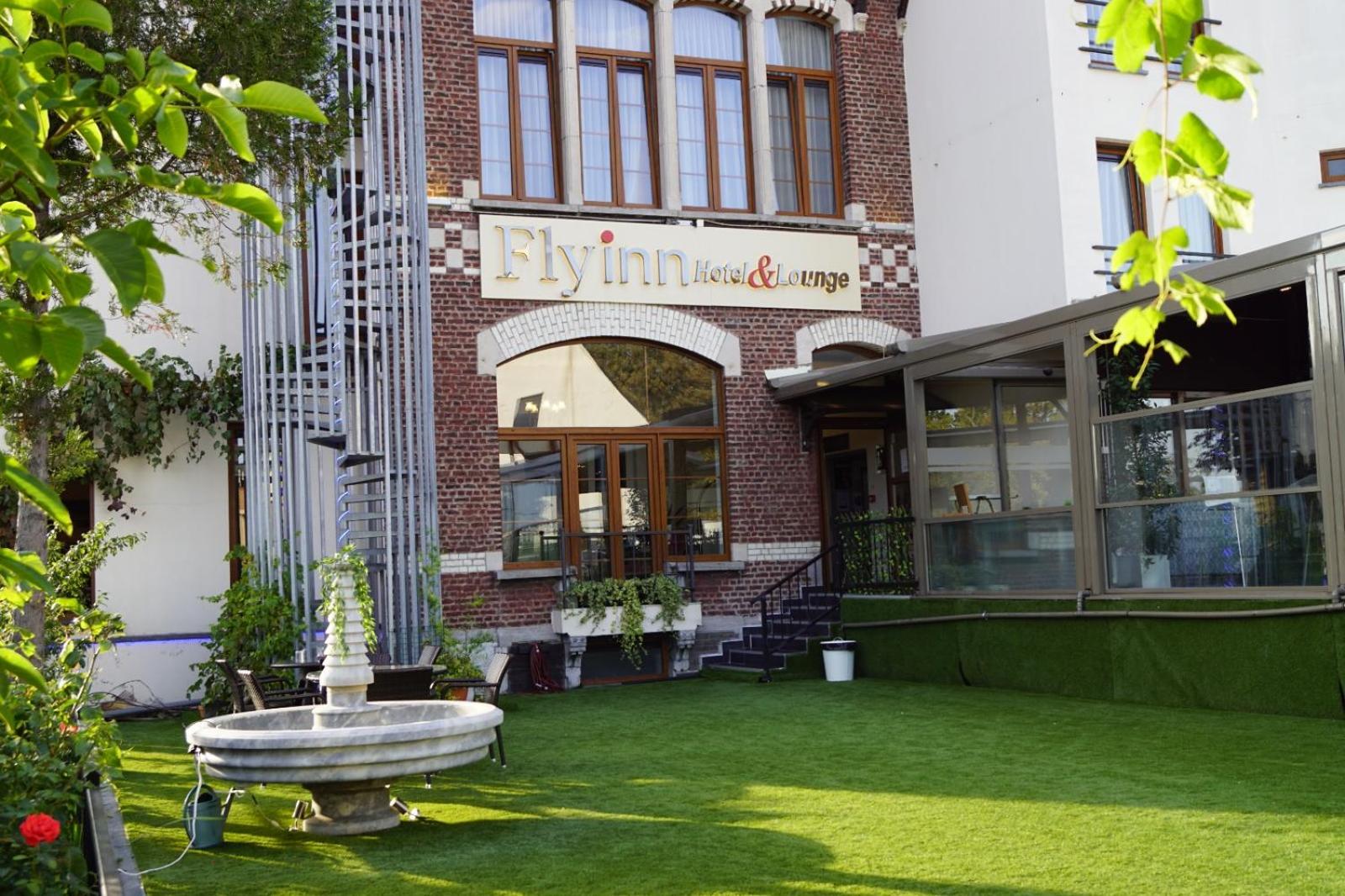 Fly inn Hotel Lounge & Nezzo Restaurant
