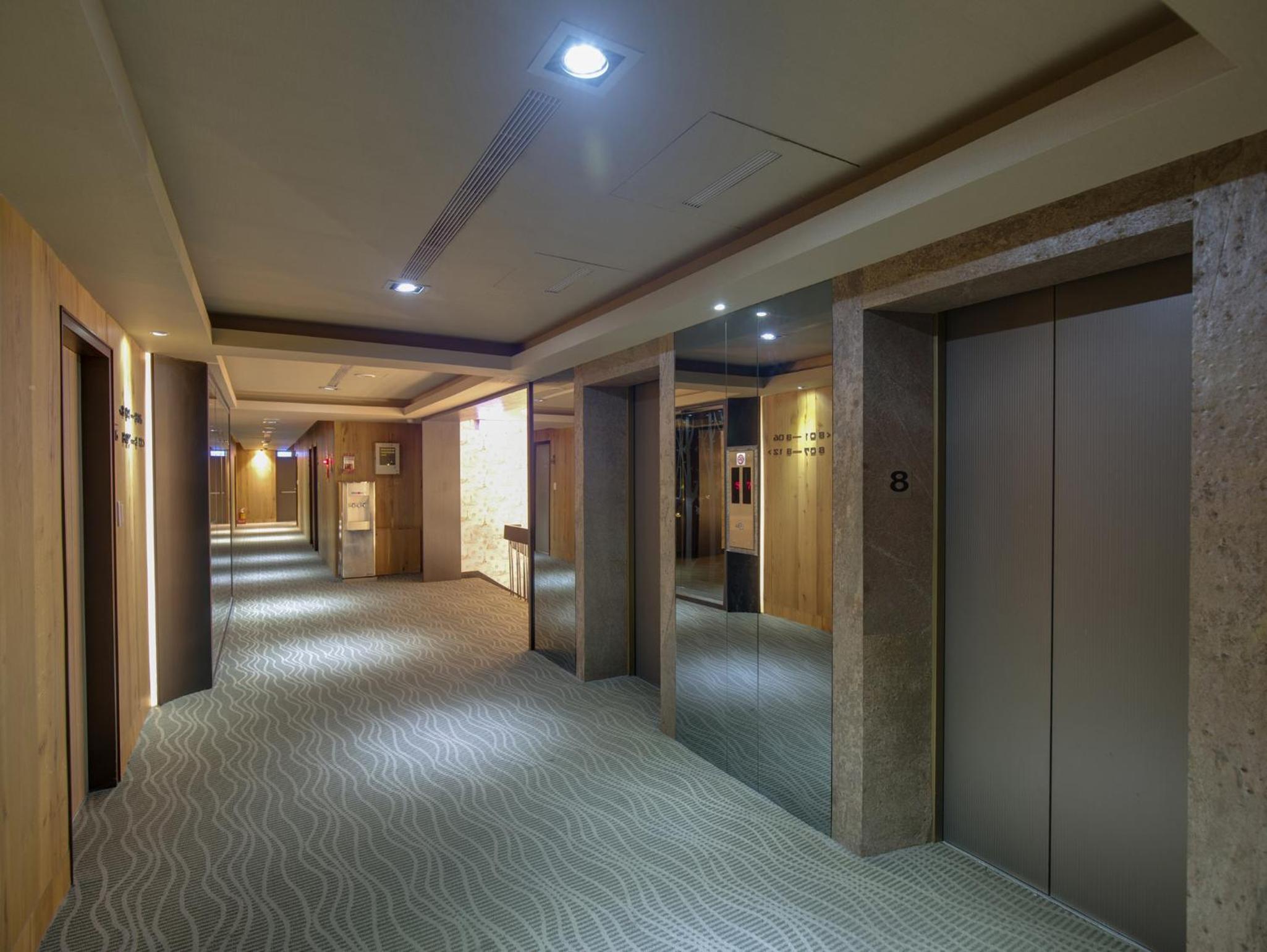 East Dragon Hotel