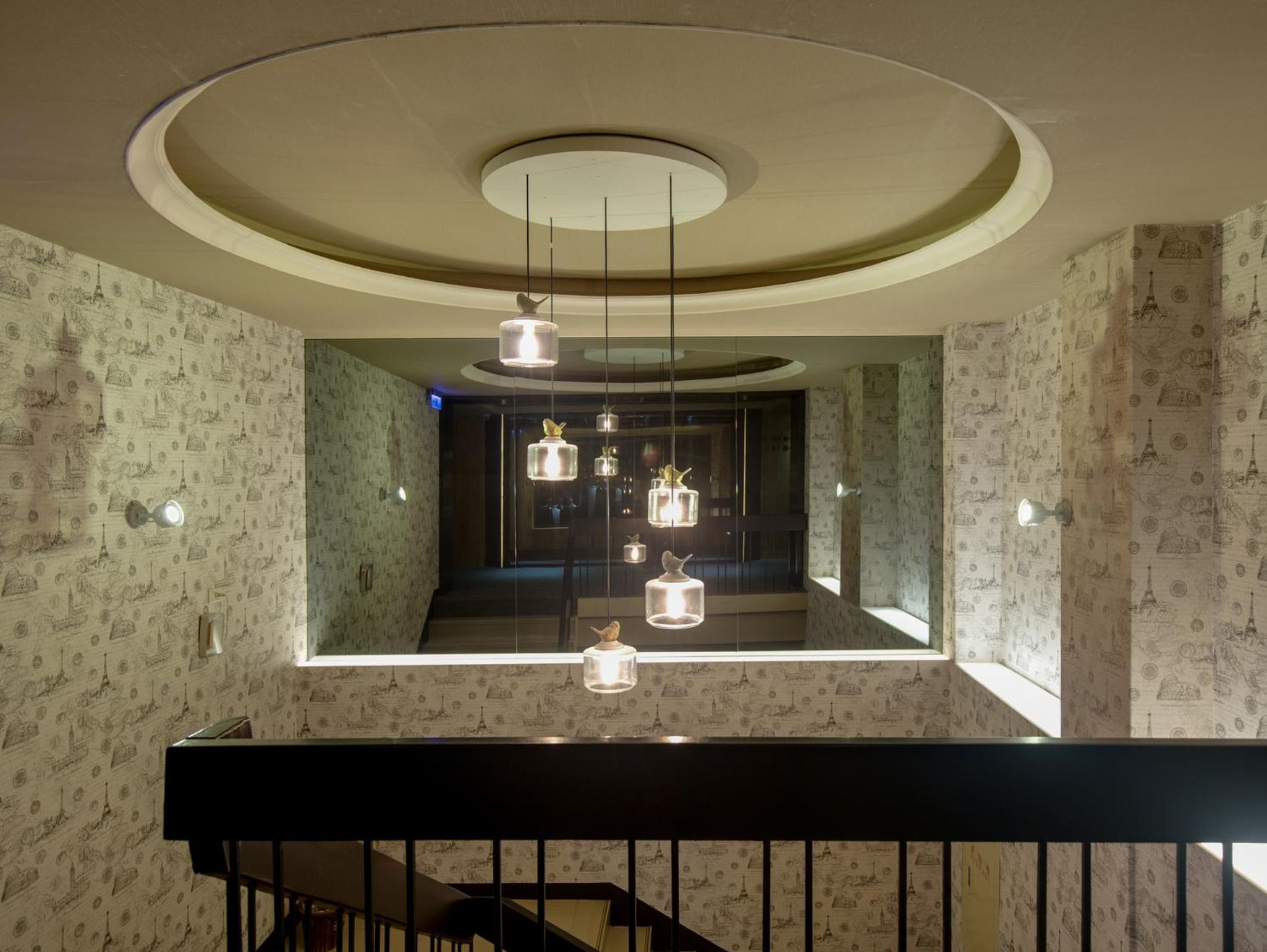 East Dragon Hotel