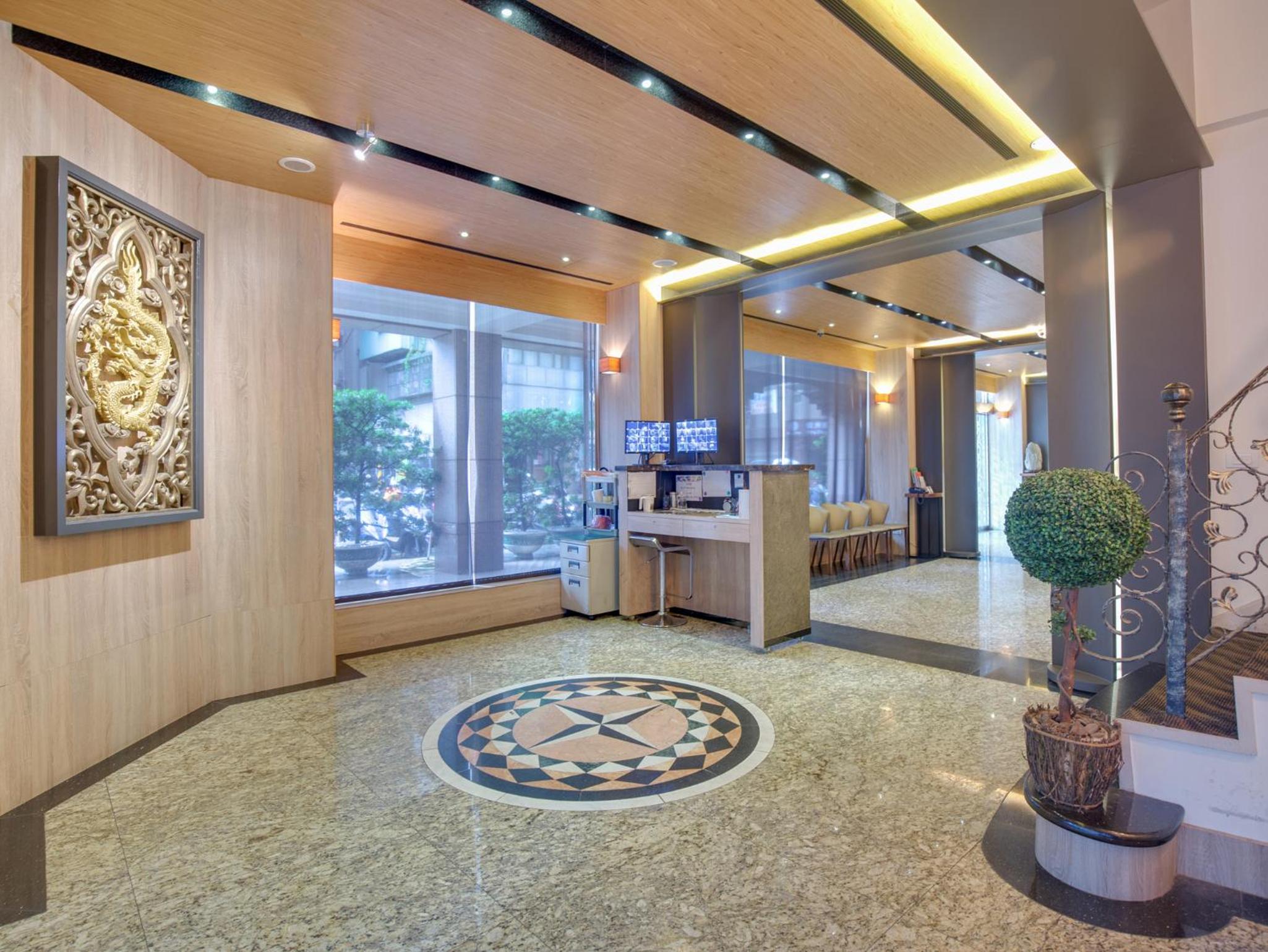 East Dragon Hotel