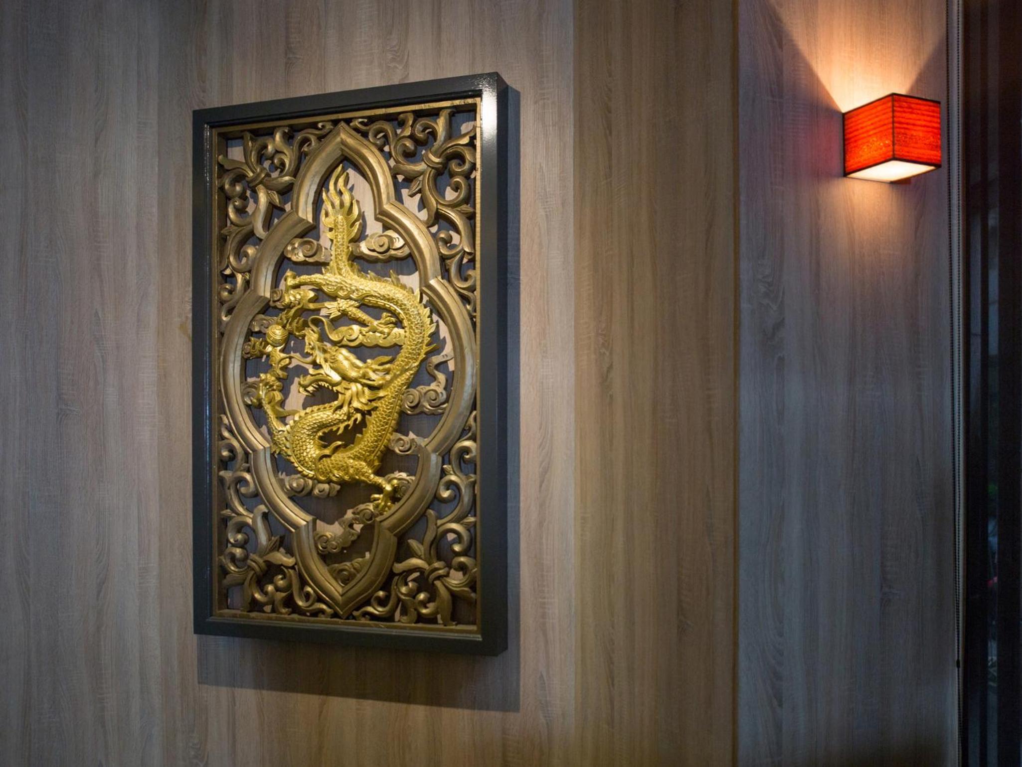 East Dragon Hotel