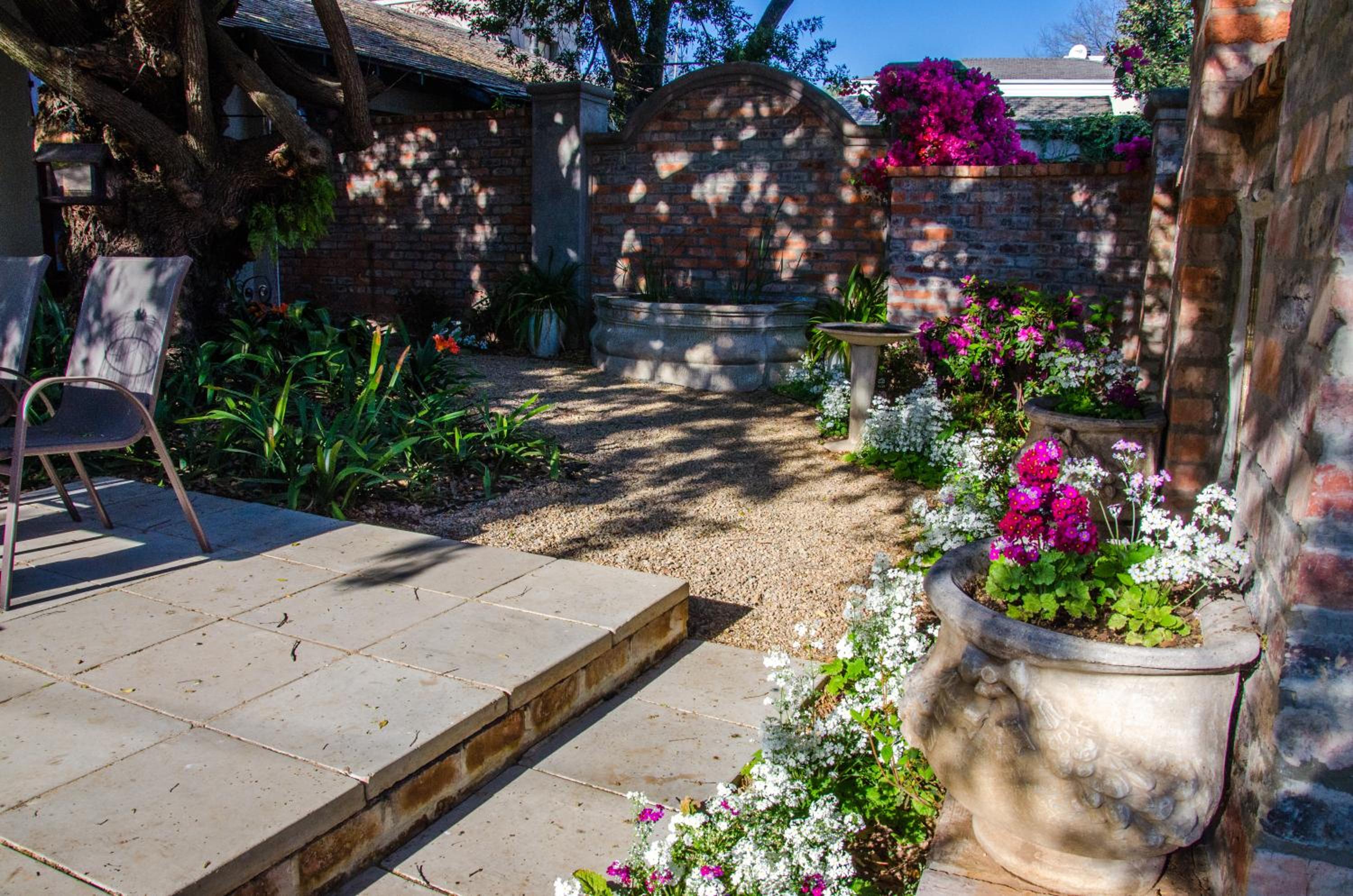 Shepherd's Corner Guest House - Tranquil Boutique Stay in Bryanston