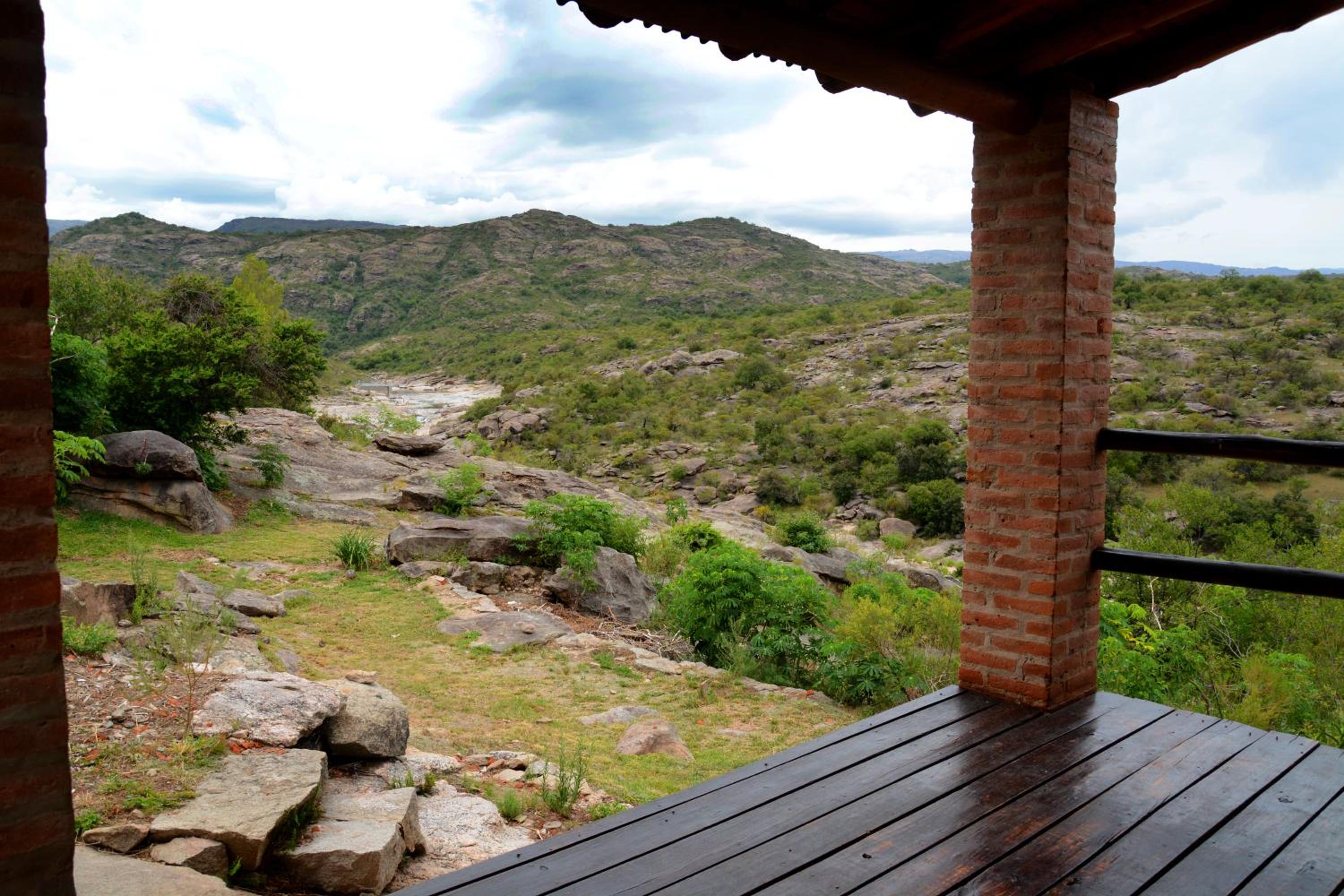 LA TOMA Complejo de Montaña - Cabañas y Habitaciones en Hosteria