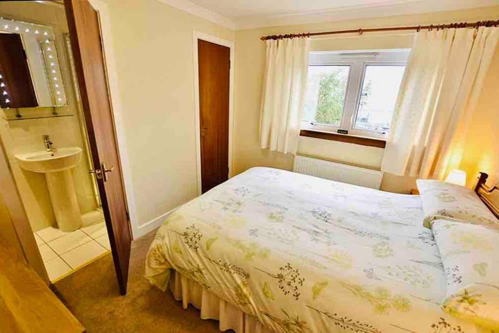 Aldourie Guest House