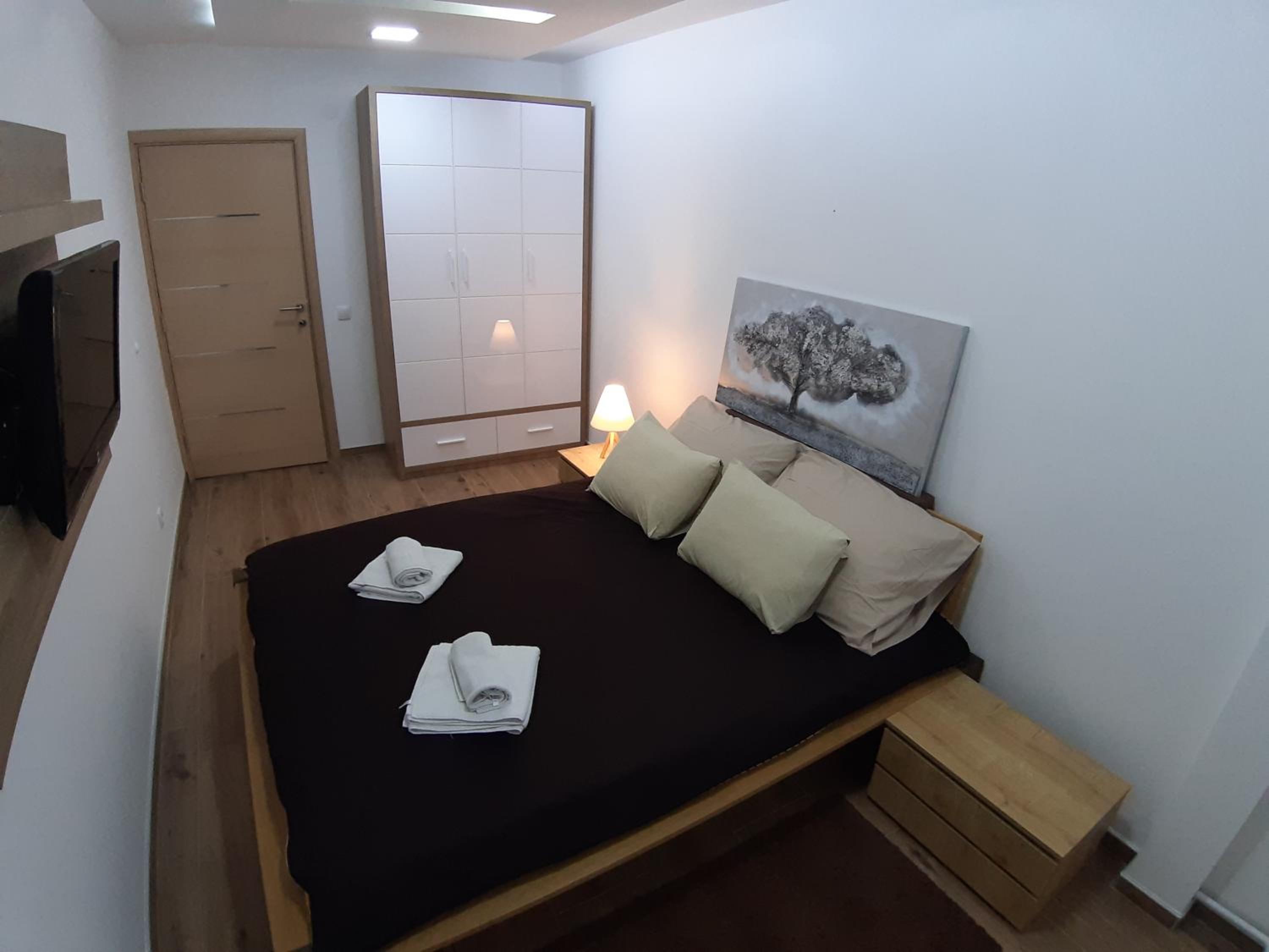 Serbian home - Gandijeva 162, free parking, blok 44 view 4