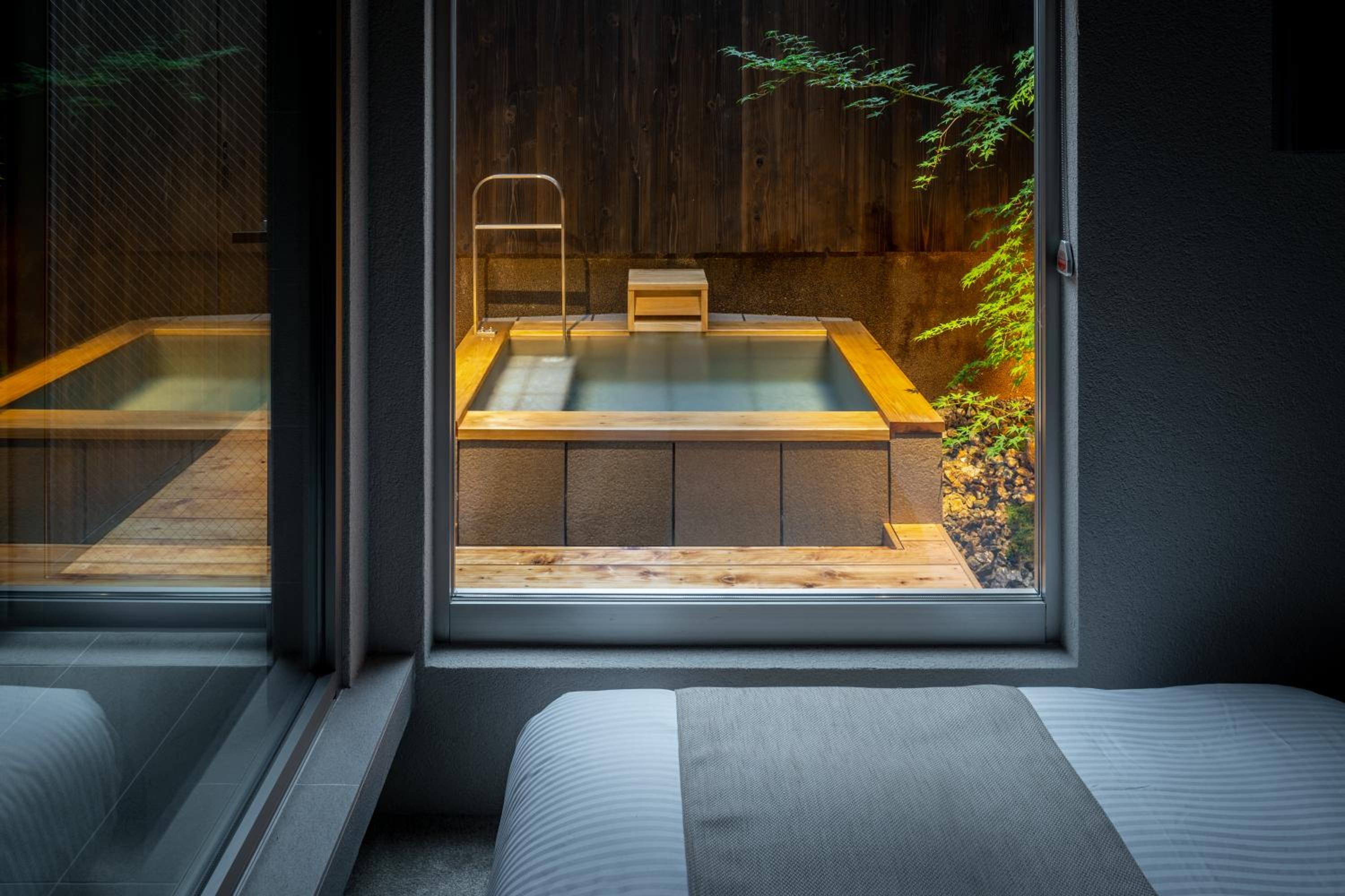 Nazuna Kyoto Tsubaki St. 42