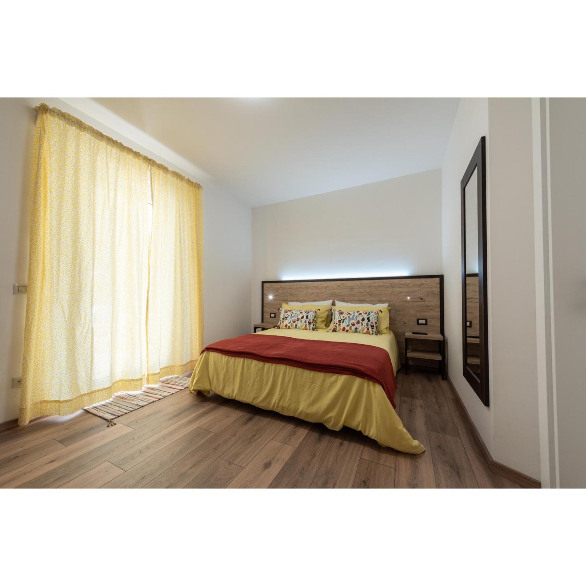 Le Due Torri en Ancona — hotel room