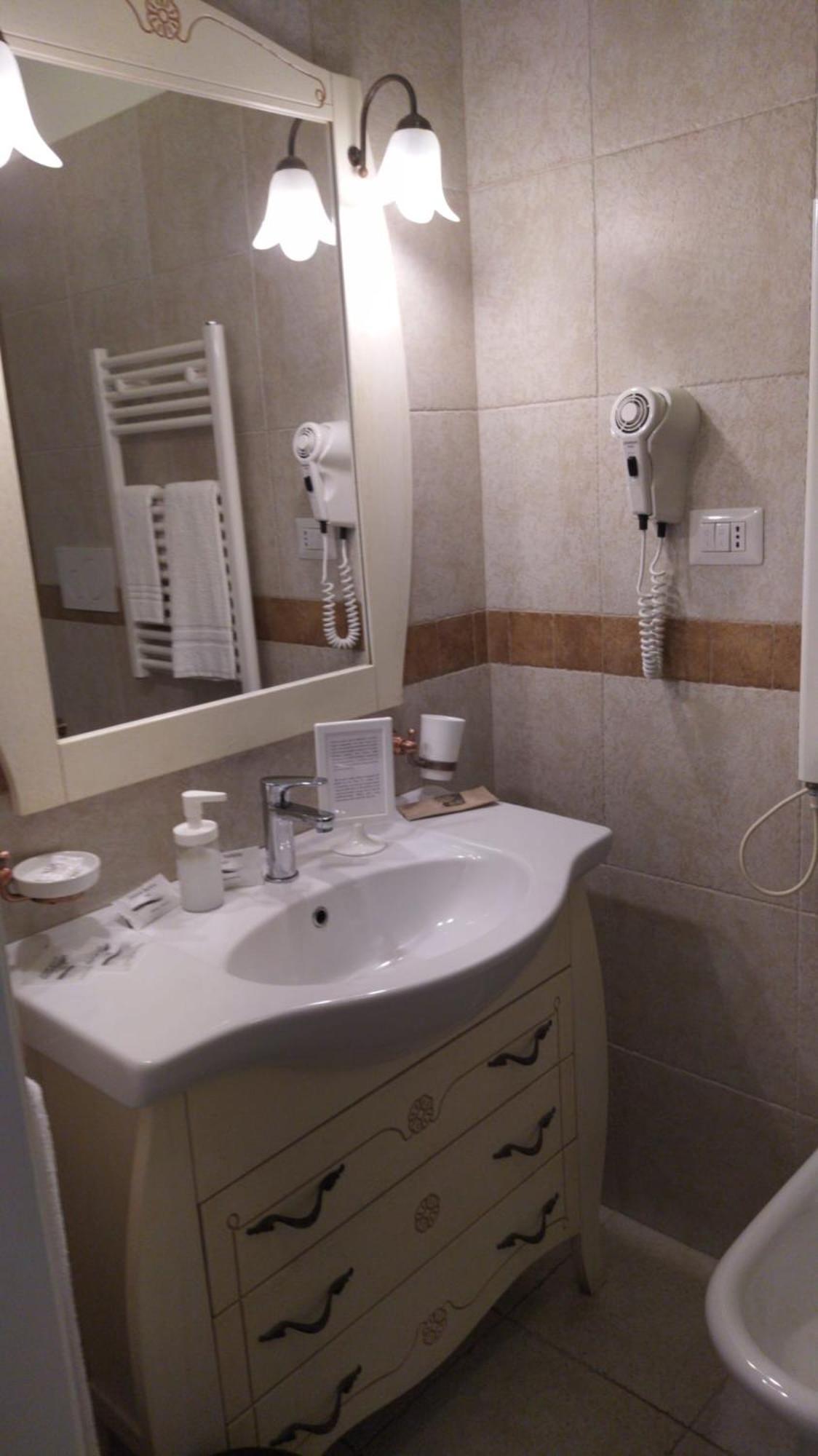 DONNA LUCREZIA b&b Boutique Hotel Style - RELAX & BUSINESS STAY