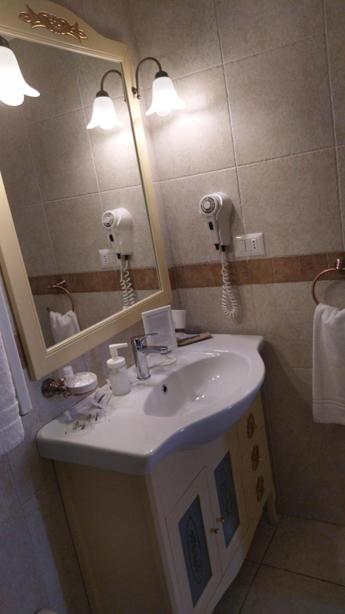 DONNA LUCREZIA b&b Boutique Hotel Style - RELAX & BUSINESS STAY