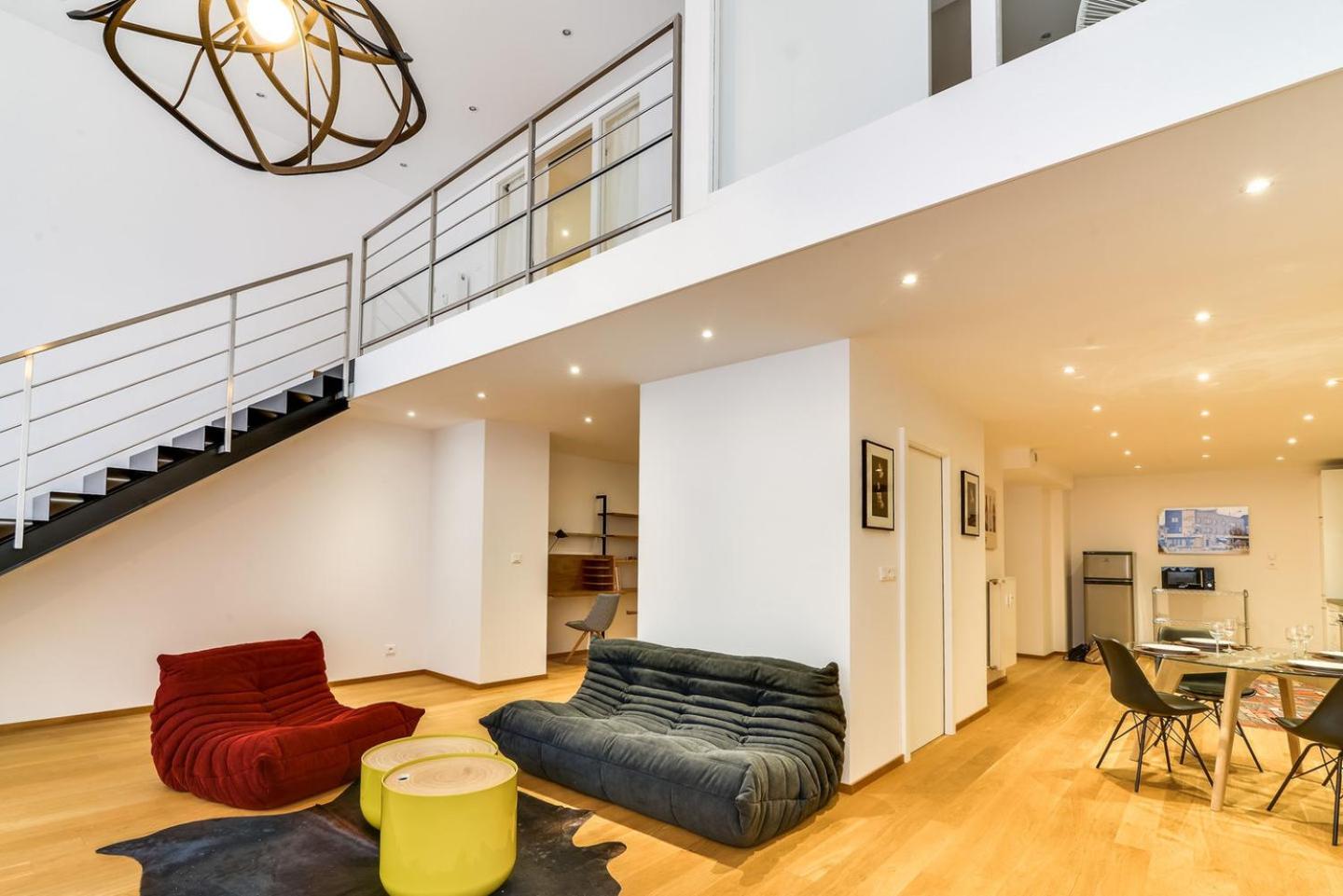 High Standing Comfortable Loft 125m2 city center view 2