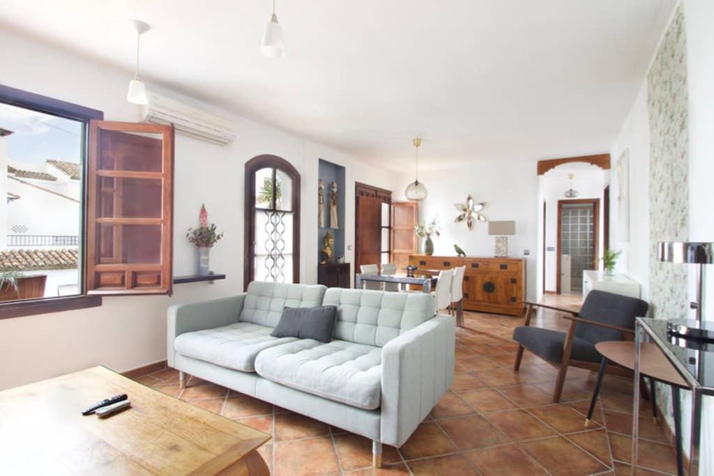 Pueblo Blanco casa del Loro