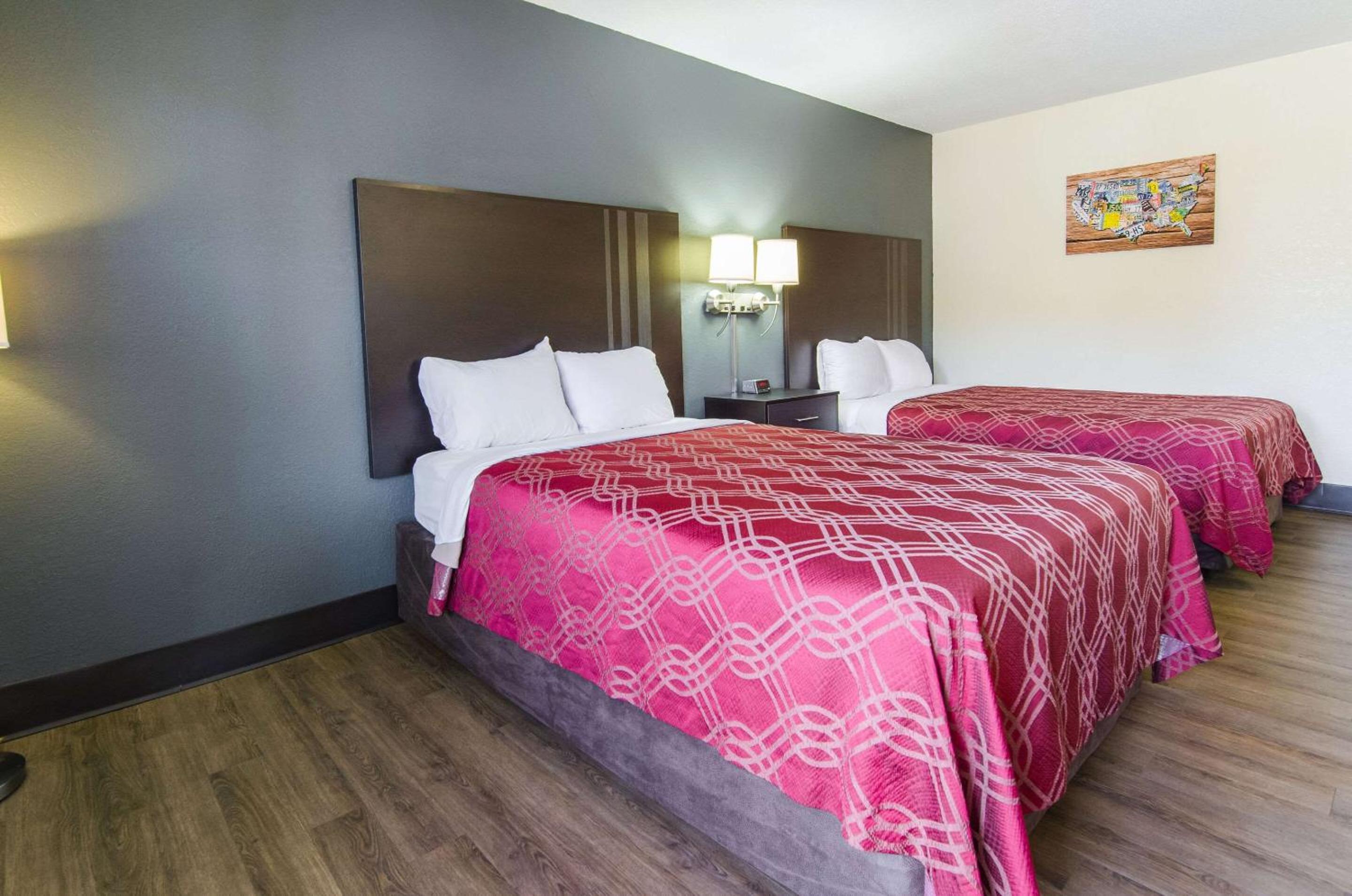 Econo Lodge Near Motor Speedway