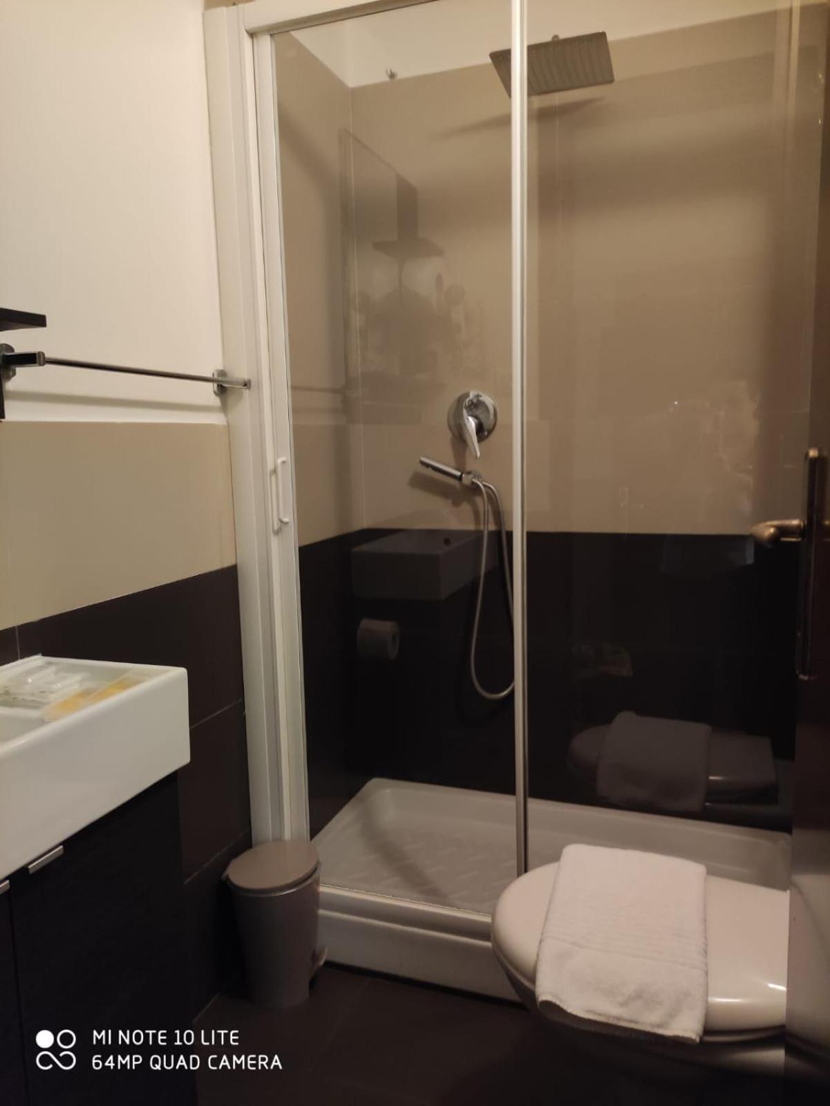 Conte GuestHouse en Rome — bathroom