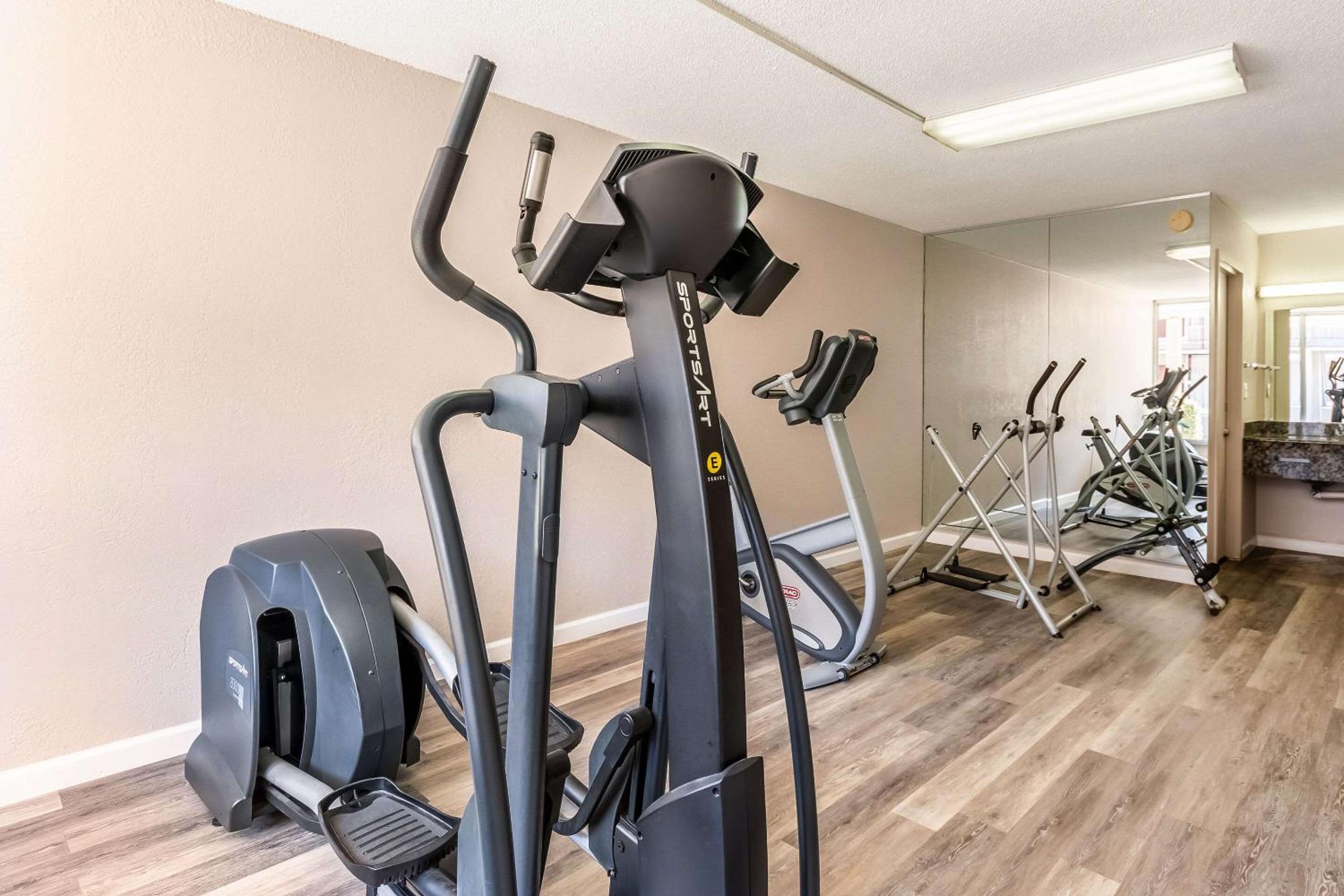 Oklahoma City Vacations - Econo Lodge Inn Suites Near Bricktown - Property Image 37