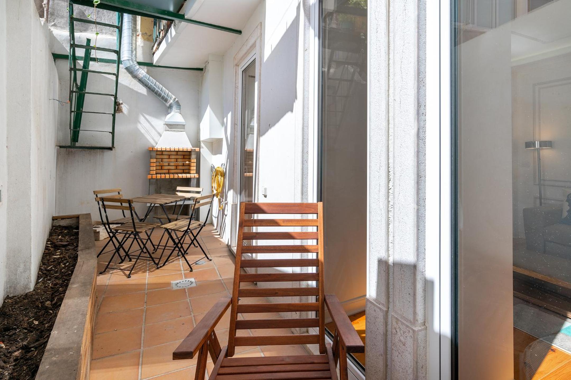 WHome | Great Location & Large Family Apartment w/Patio view 4