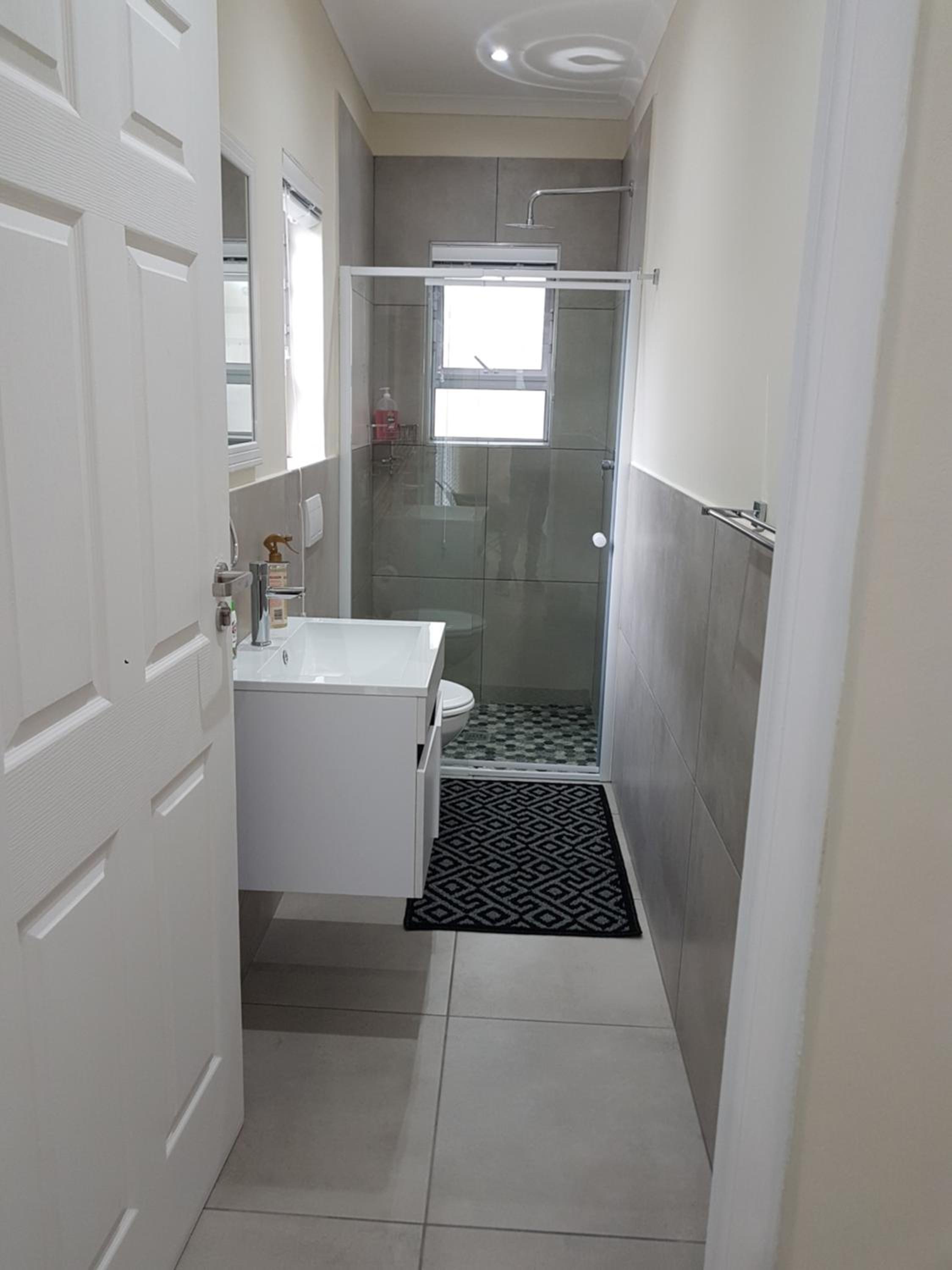 Sharon's House: Modern Self-Catering rooms view 4