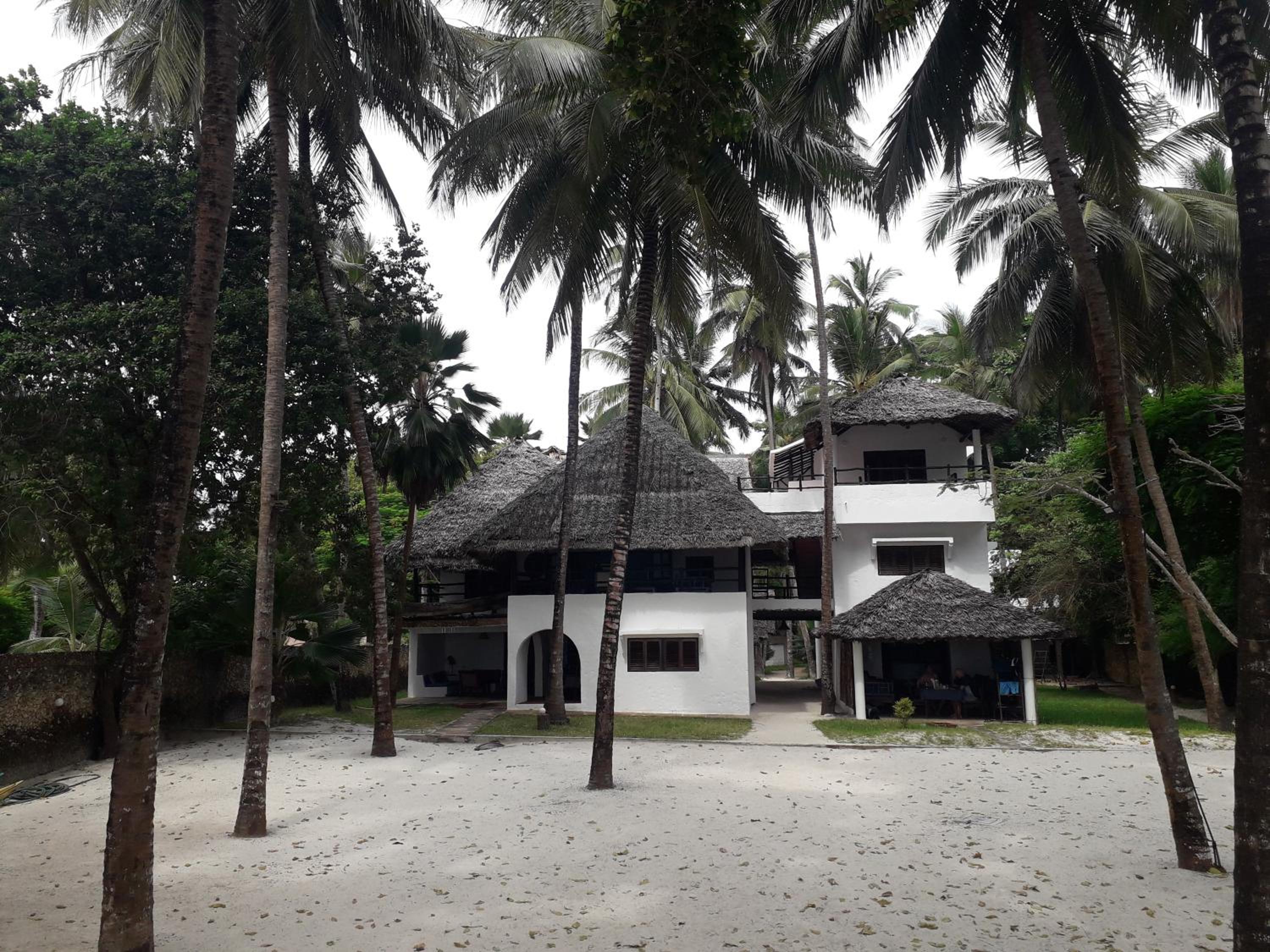 Kusini Beach Cottages