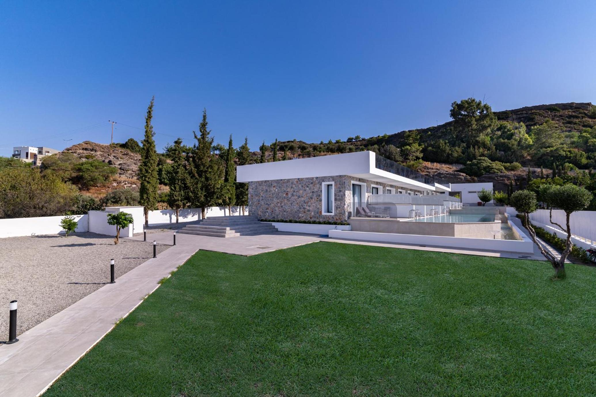 Hotel Zoes Hotel & Suites - Image 1