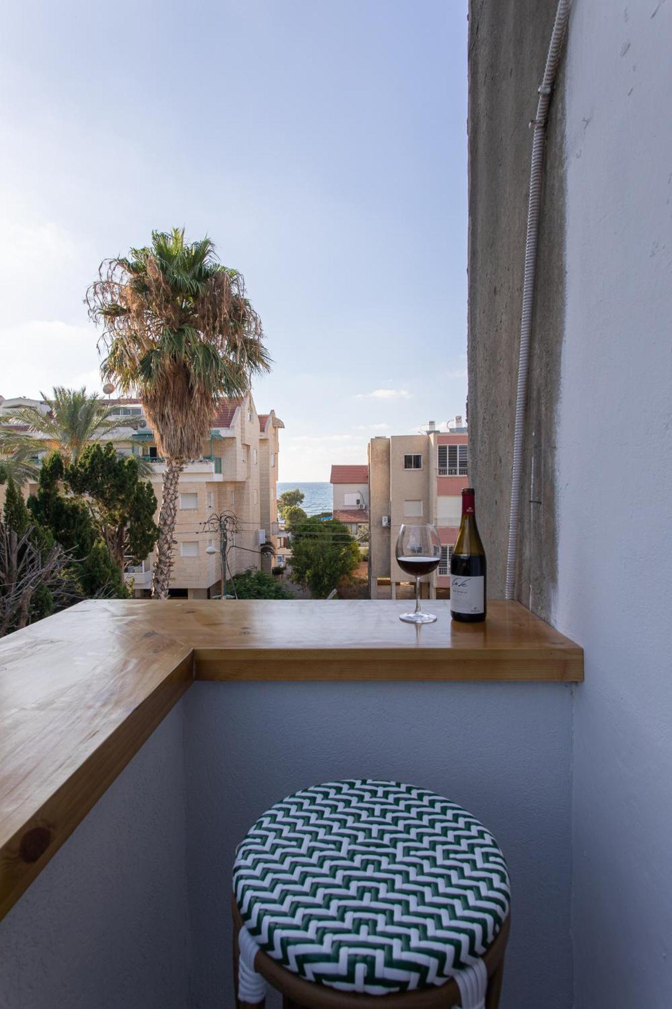 PORT CITY HAIFA - BAT GALIM 25 mtrs from the beach & Rambam view 5