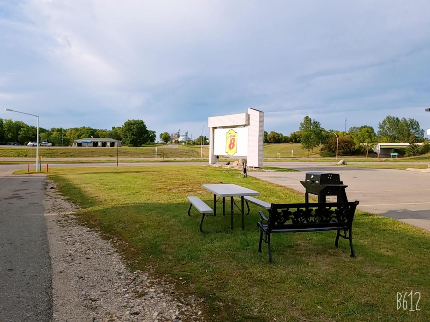 Alexandria Vacations - Super 8 by Wyndham Glenwood - Property Image 5