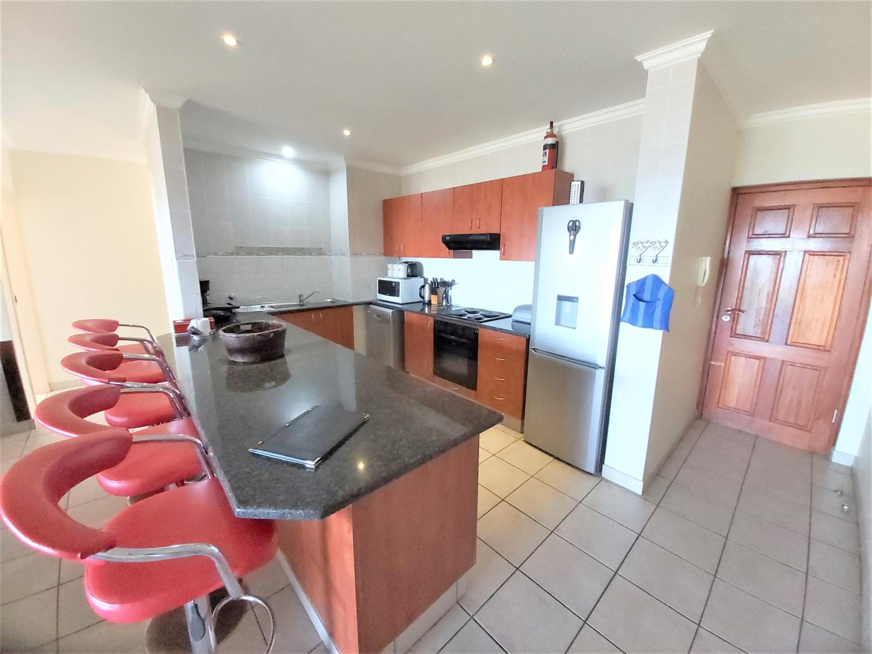 Kuta Beach Unit 7, Margate, photo 4 of 20