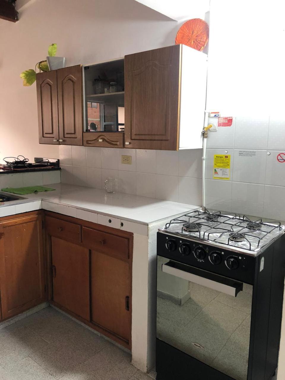 Habitación privada en casa de familia cerca del CC VIVA Envigado