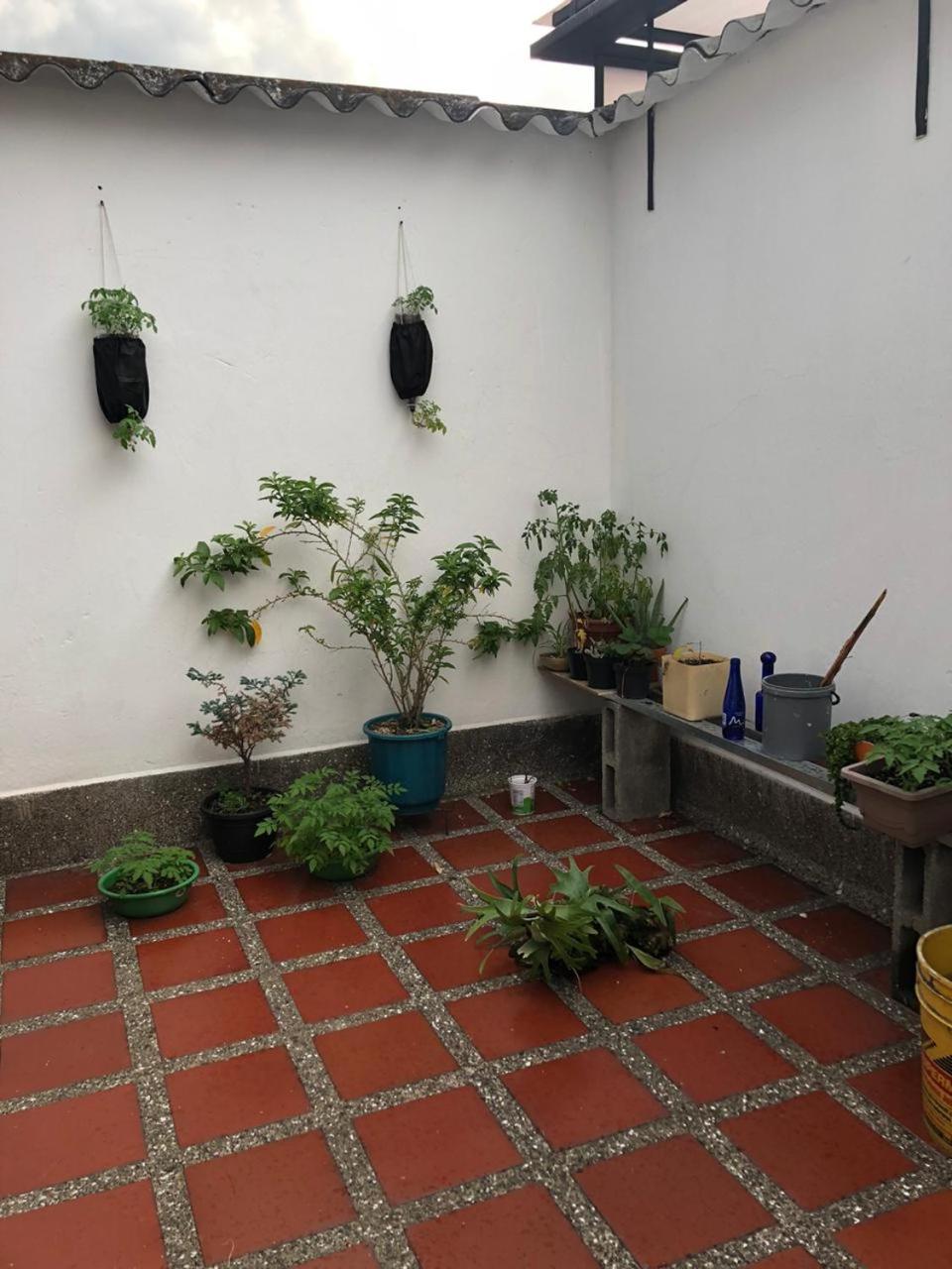 Habitación privada en casa de familia cerca del CC VIVA Envigado
