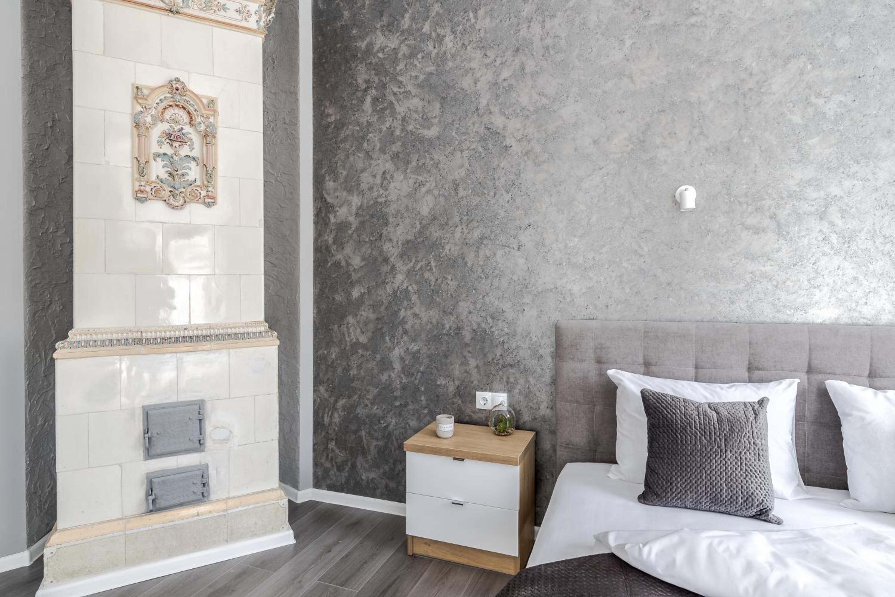 InshiApartments on Popovycha str view 4
