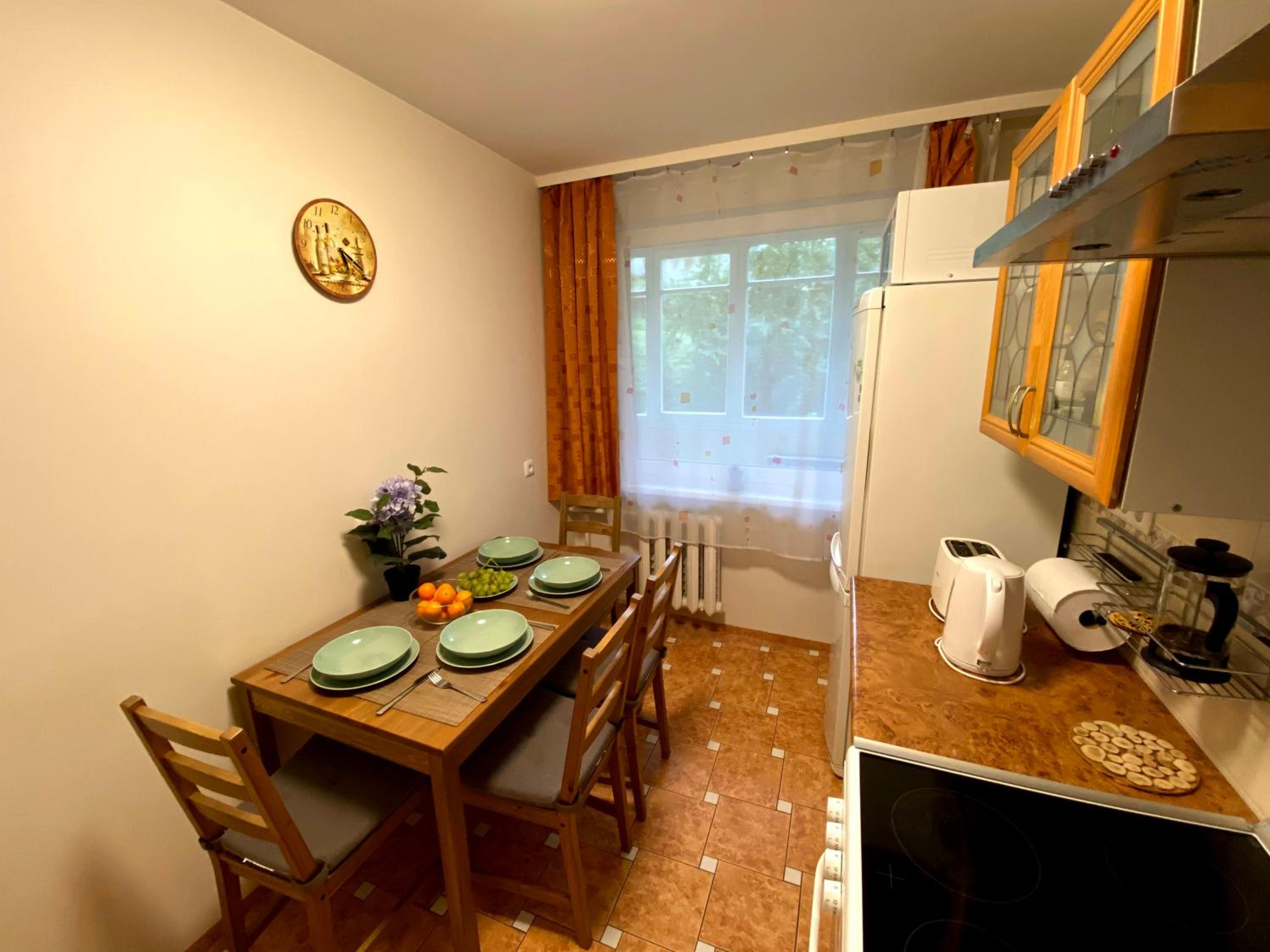 Your Home - Central studio apartment, balcony, parking & Self Check-in view 5