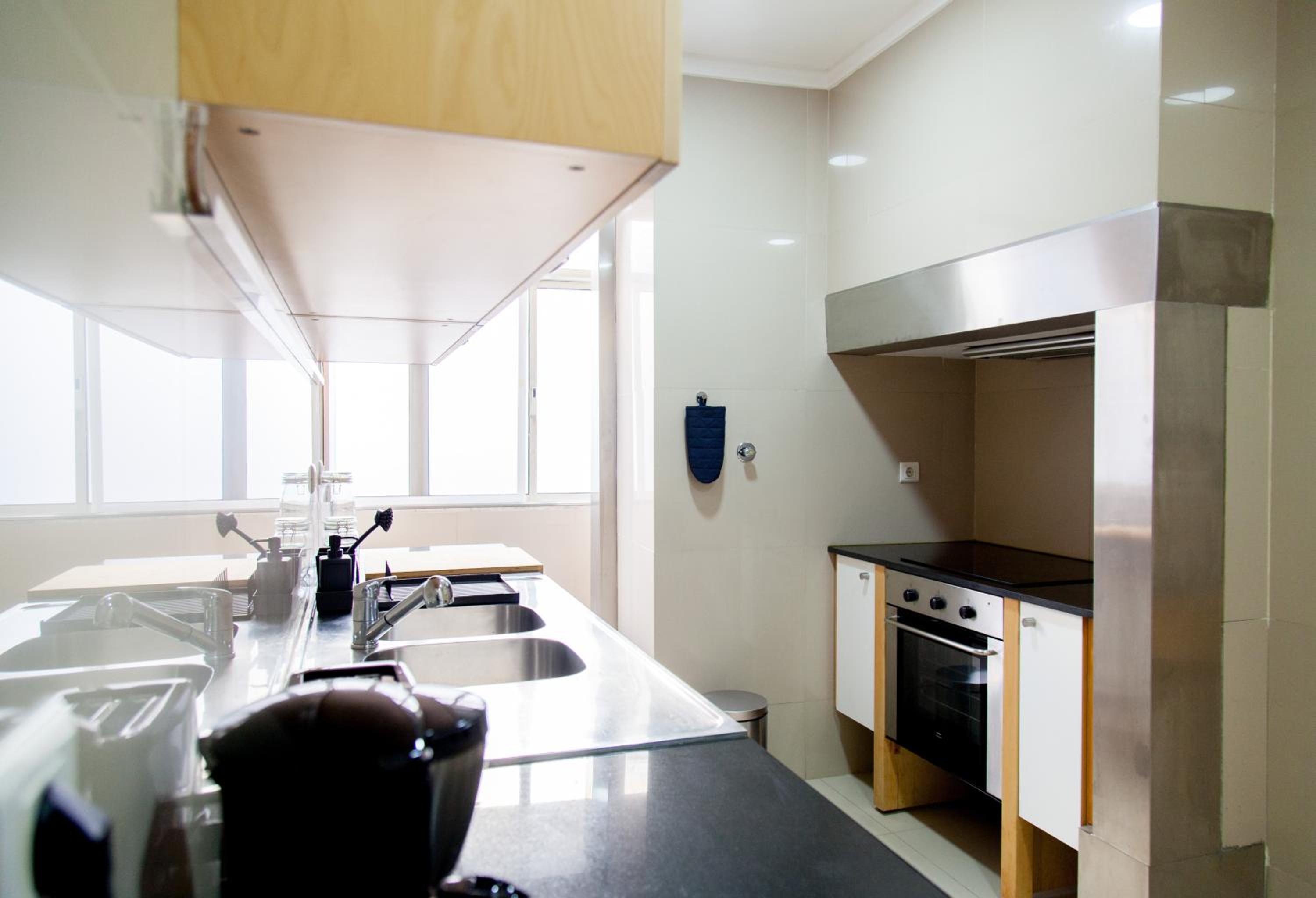 FLH Madragoa Fresh Design Apartment view 5