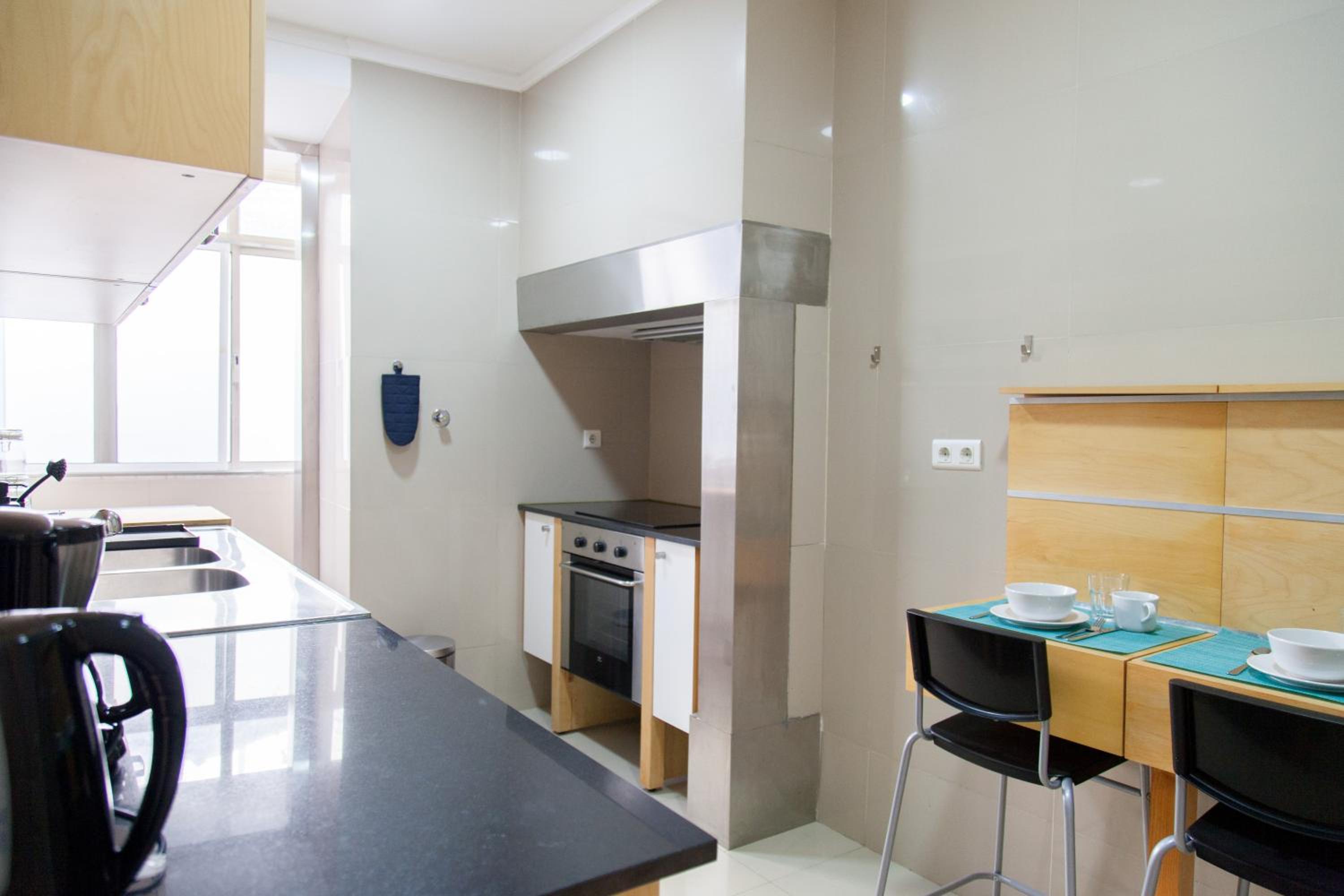 FLH Madragoa Fresh Design Apartment view 4