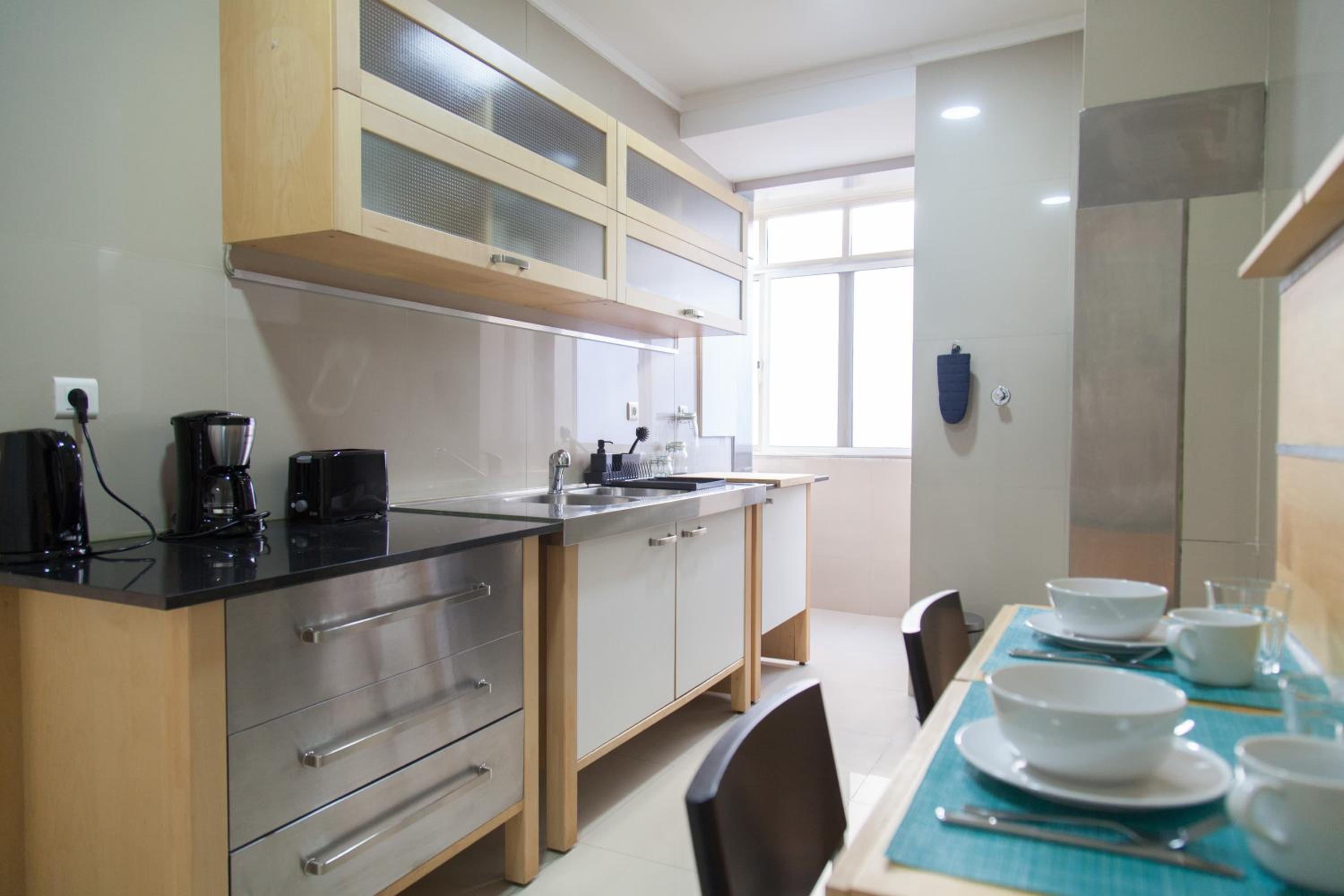 FLH Madragoa Fresh Design Apartment view 3