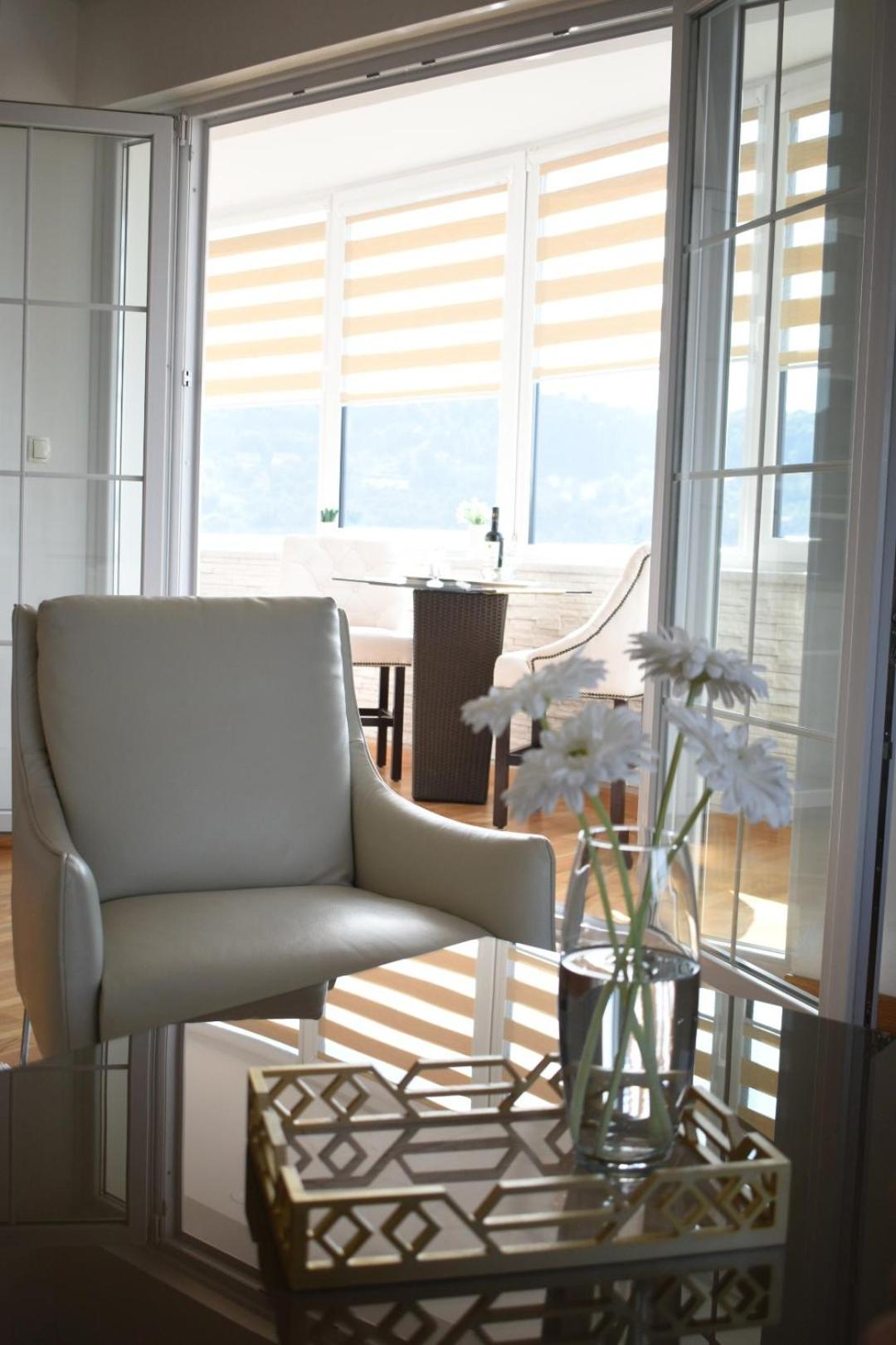 Luxury Apartment with a stunning view, FREE parking view 4