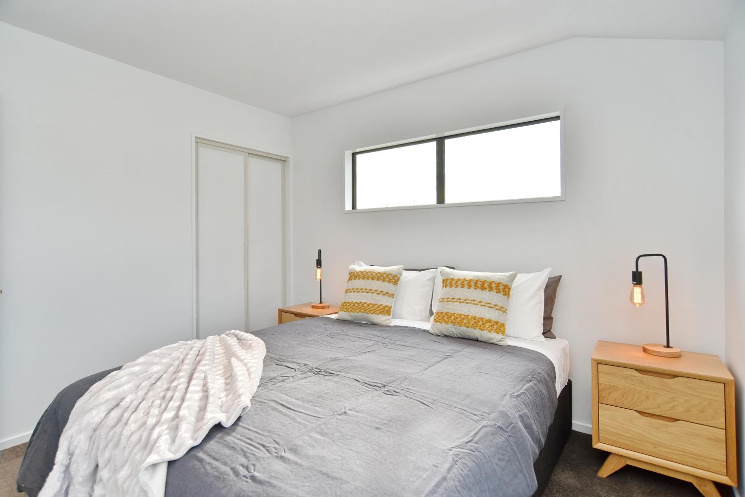 Salisbury Style - Modern city apartment - Christchurch Holiday Homes view 3