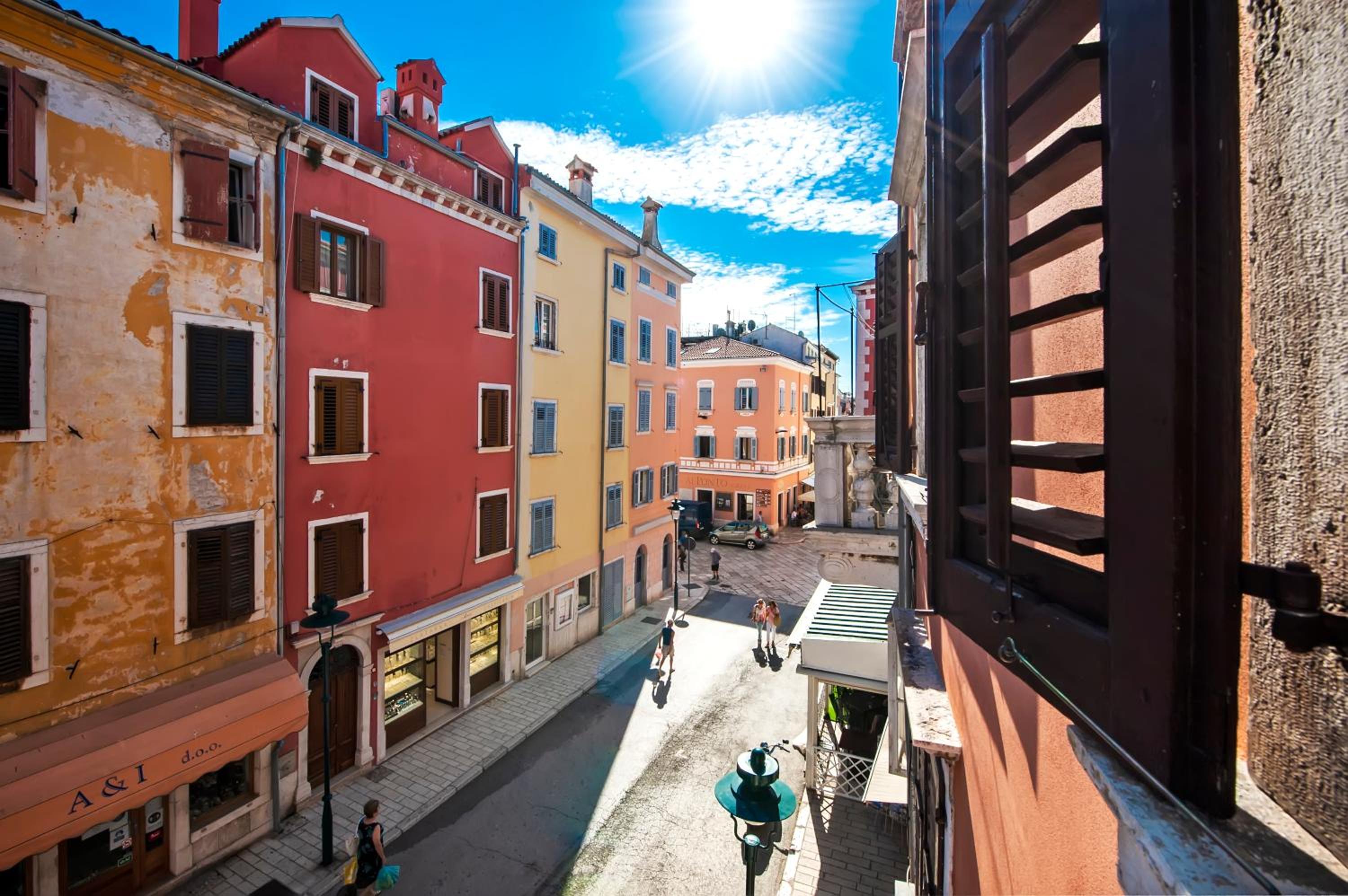 Nel Centro City Apartment view 5