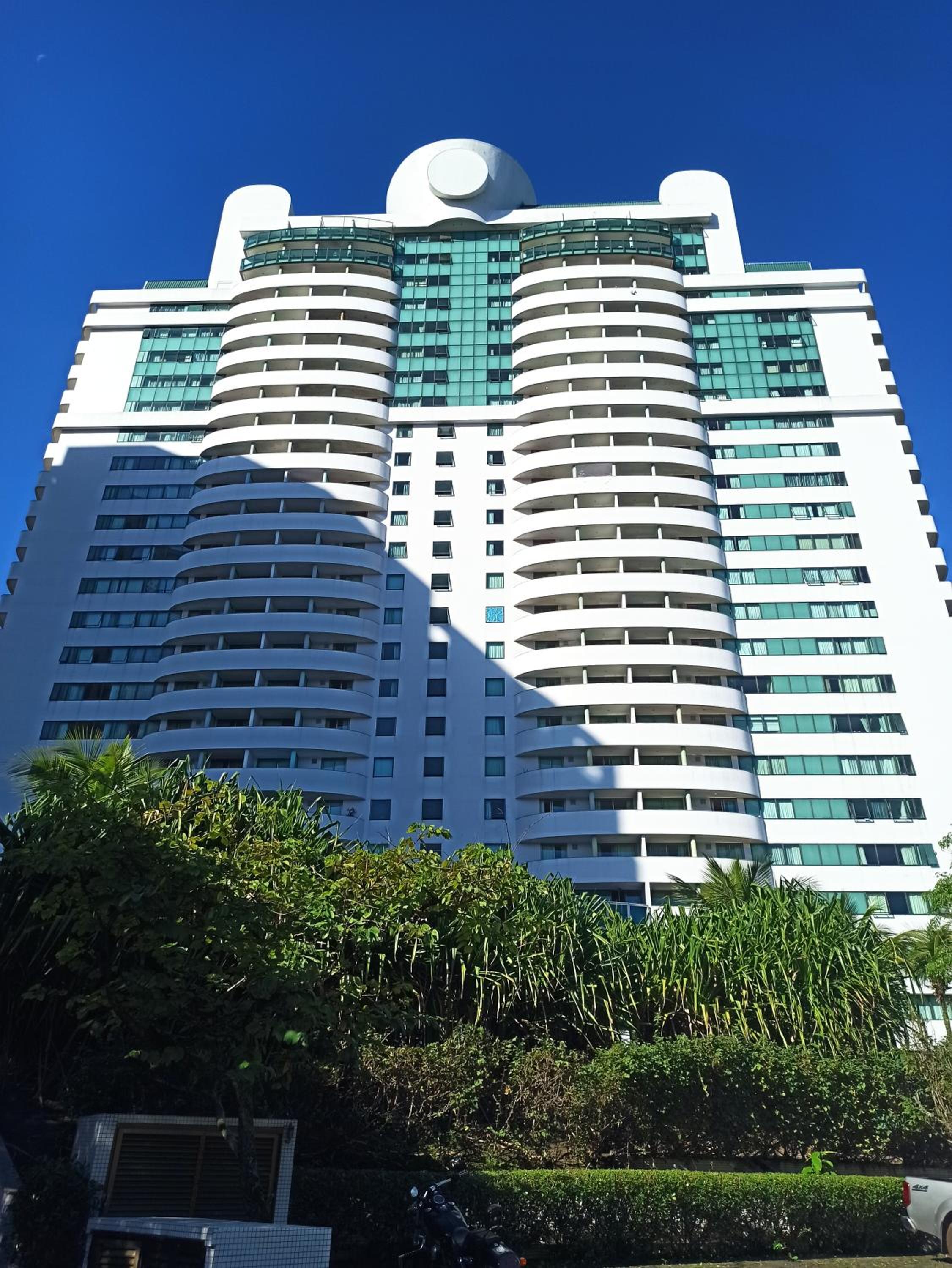 Barra Prime Flats, Ed Mediterrâneo, wi-fi 400Mb, balsa pra praia grátis, ar condicionado novo!
