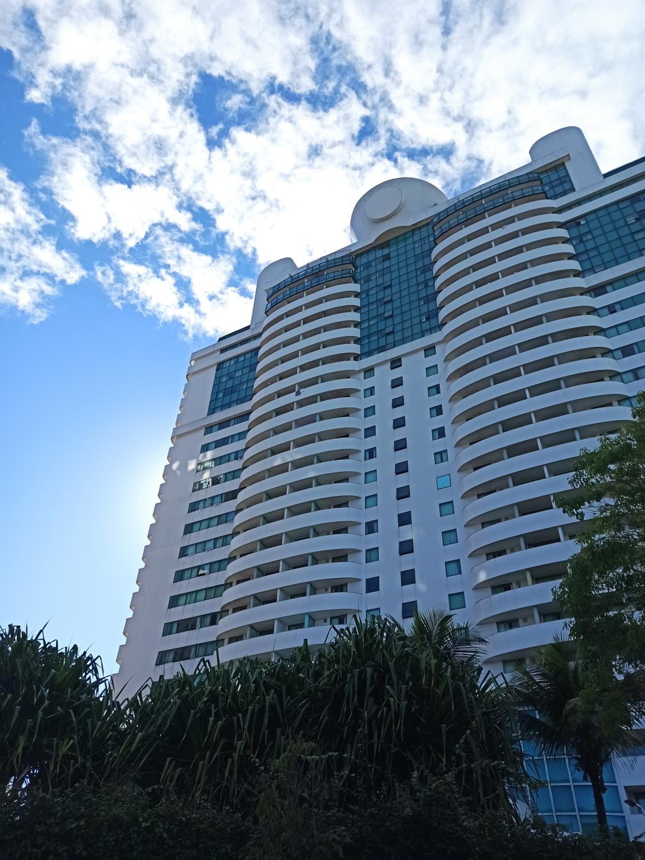 Barra Prime Flats, Ed Mediterrâneo, wi-fi 400Mb, balsa pra praia grátis, ar condicionado novo!