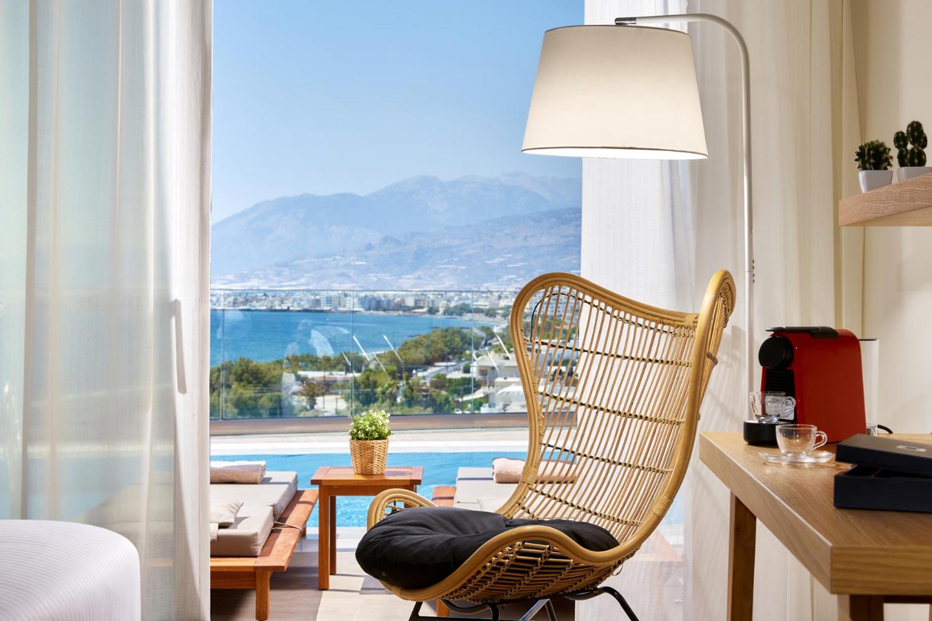 Hotel Enorme Santanna Beach - Image 1