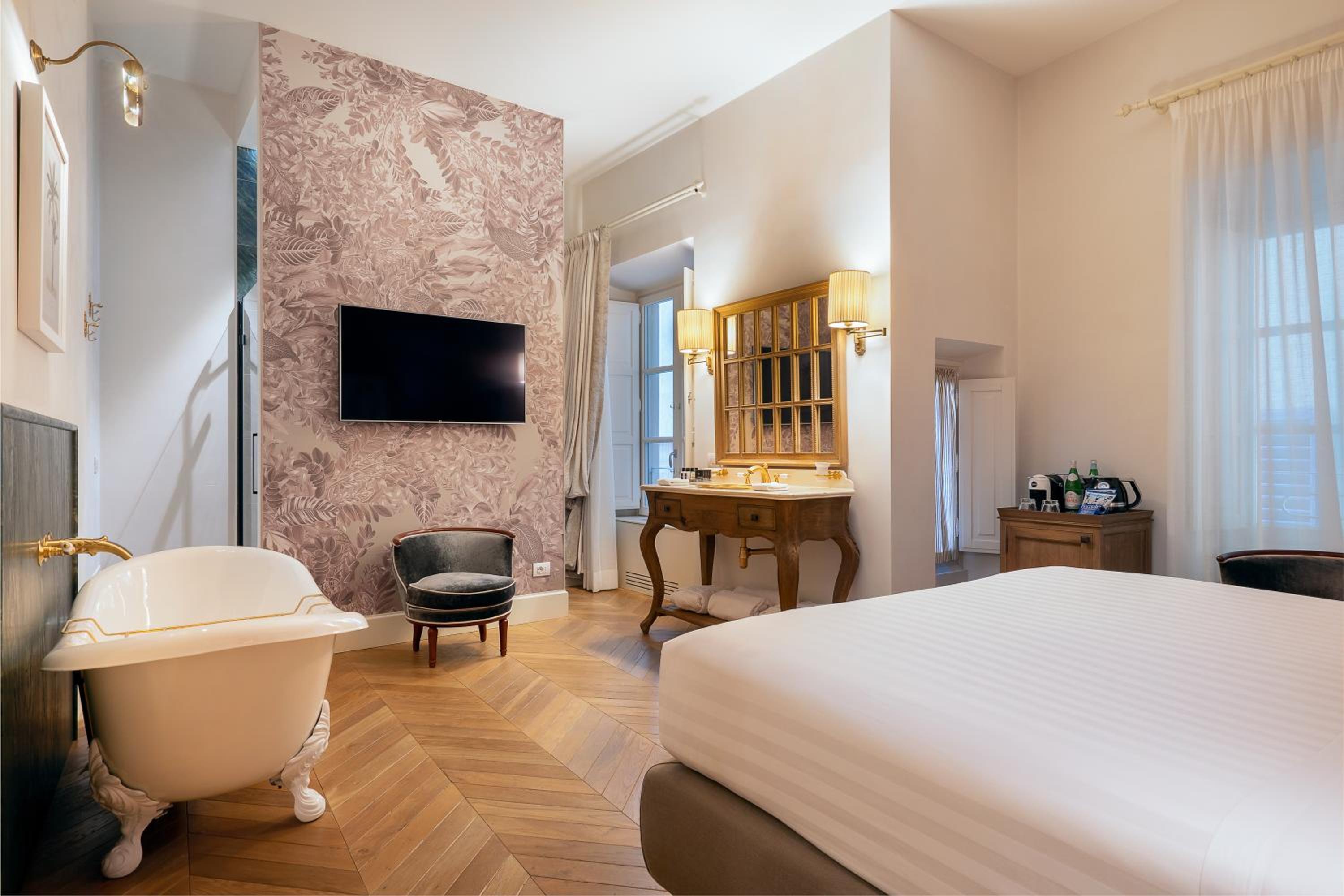 hotel room