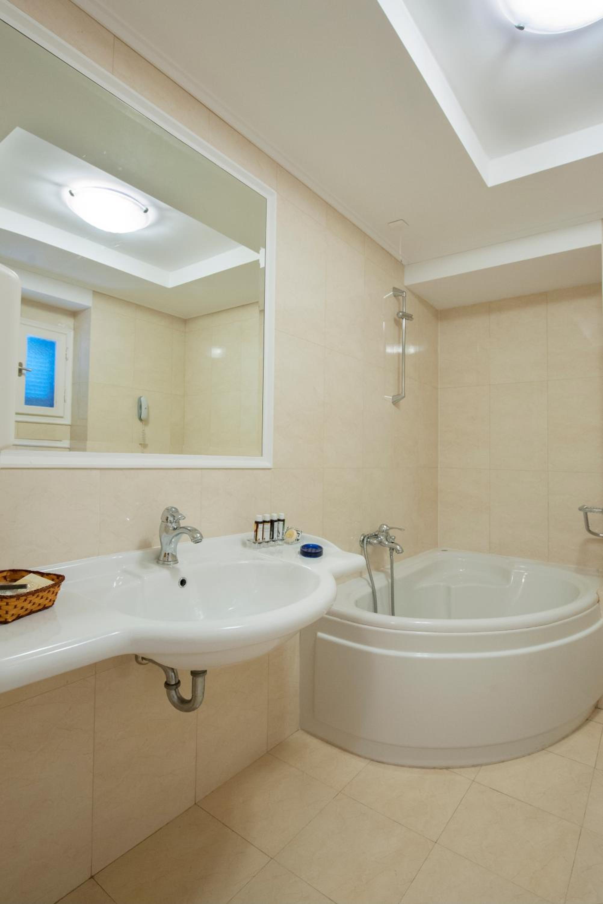 Alonissos Beach Bungalows And Suites Hotel