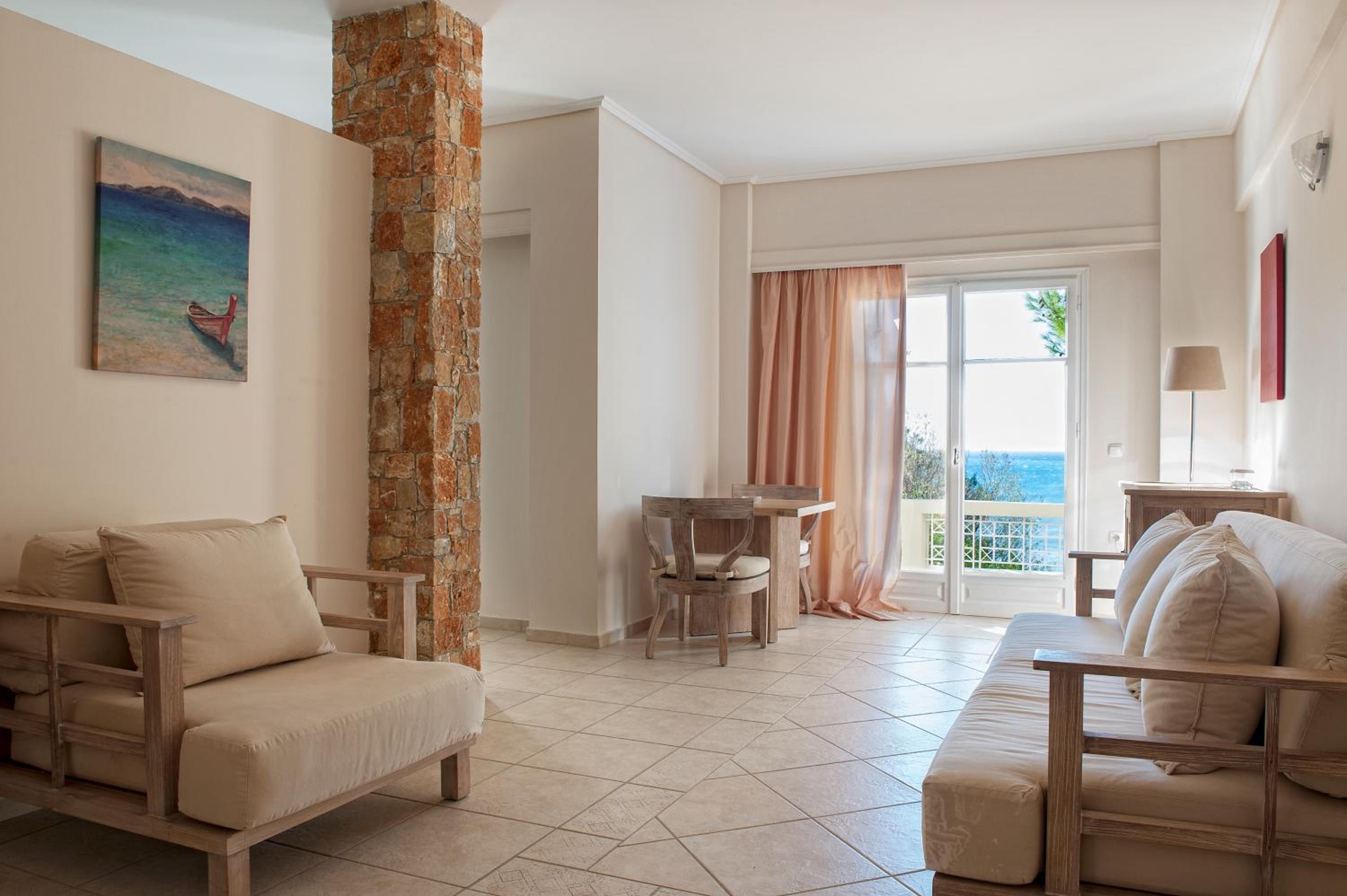 Alonissos Beach Bungalows And Suites Hotel