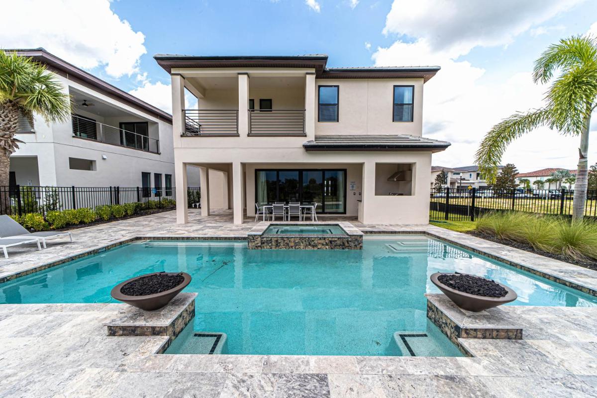 Hotel Luxury Home in Bears Den Near Disney with Private Pool, Movie Room, Pool Table & Resort Amenities - 7924JC - Image 1